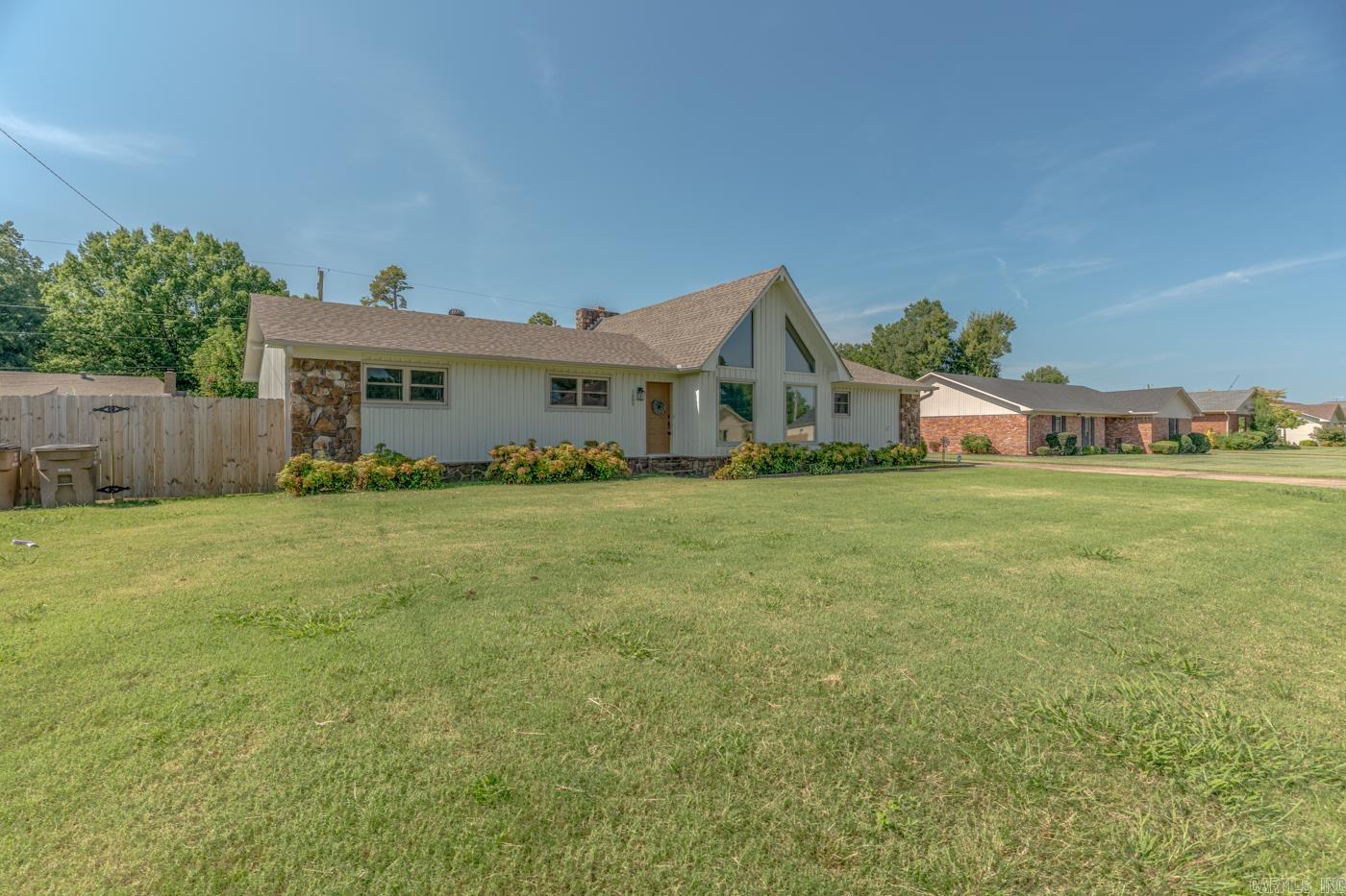 1209 Languille Ave Property Photo 4