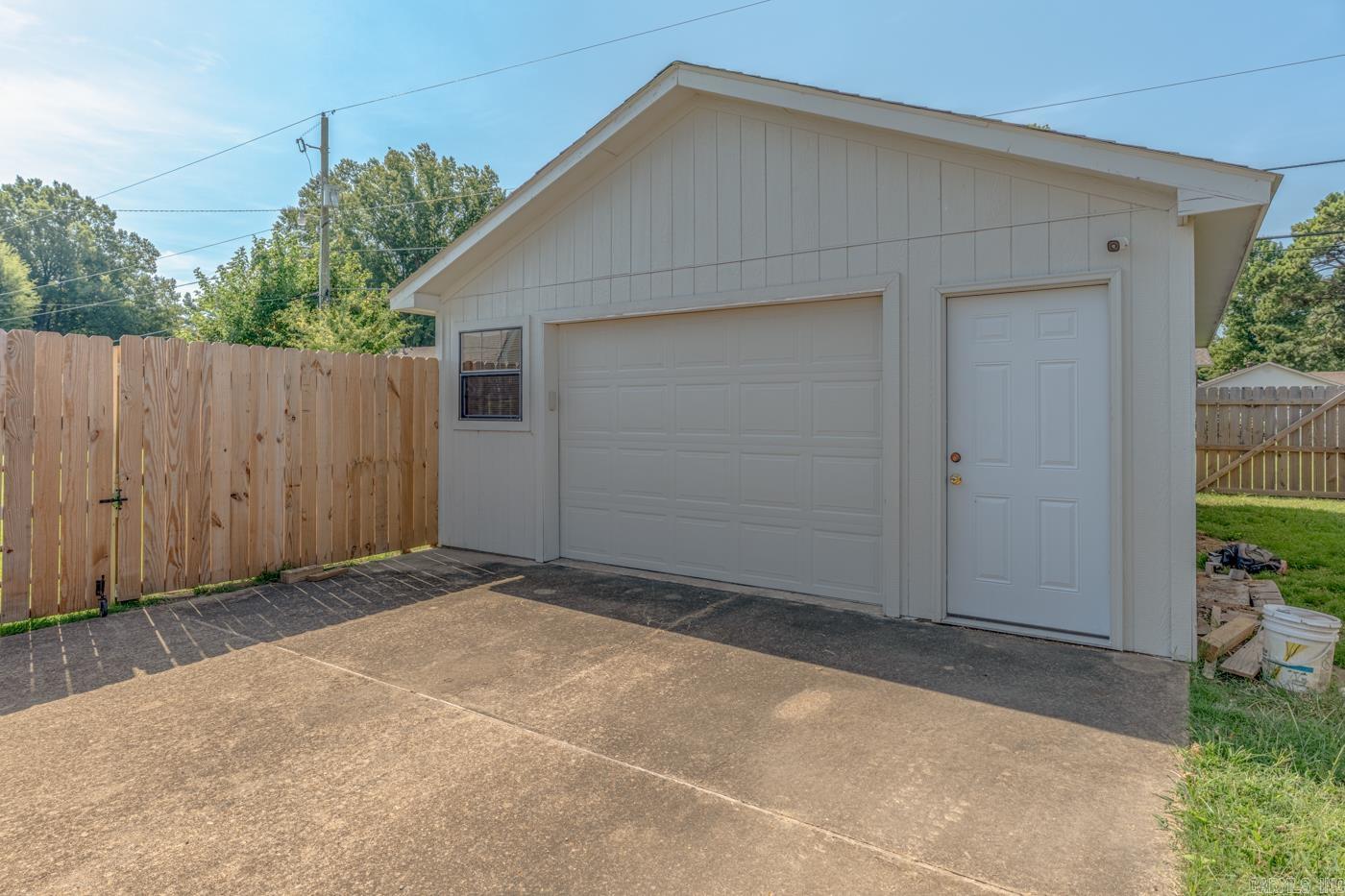 1209 Languille Ave Property Photo 34
