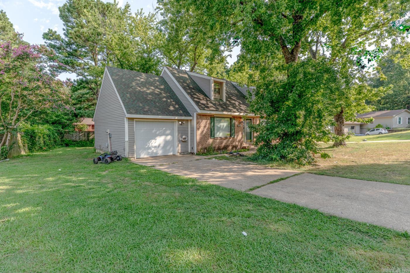 2010 Cenwood Dr Property Photo 2