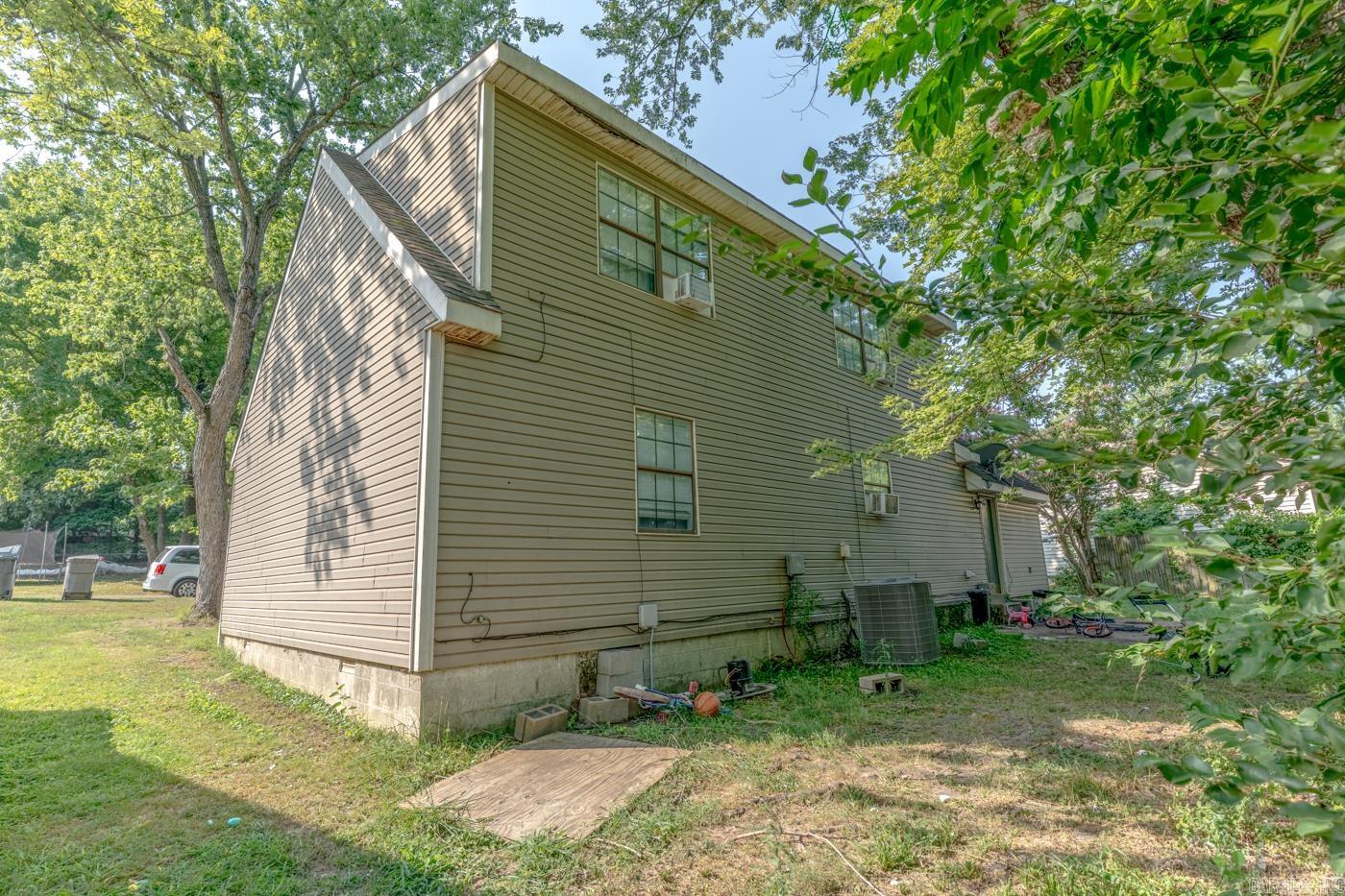 2010 Cenwood Dr Property Photo 6