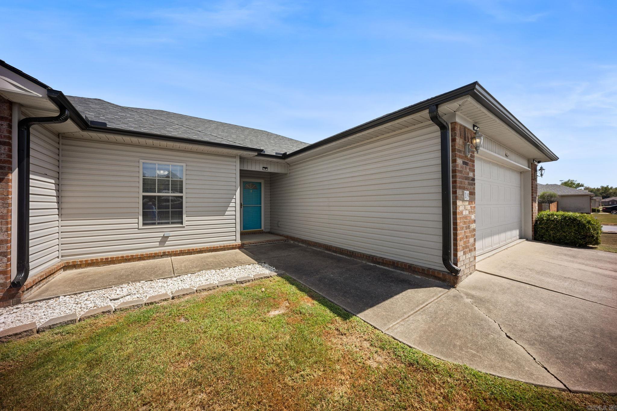 19 Lake Side Drive Property Photo 5