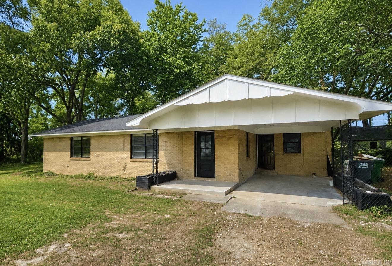 2315 S Orlando Property Photo 1