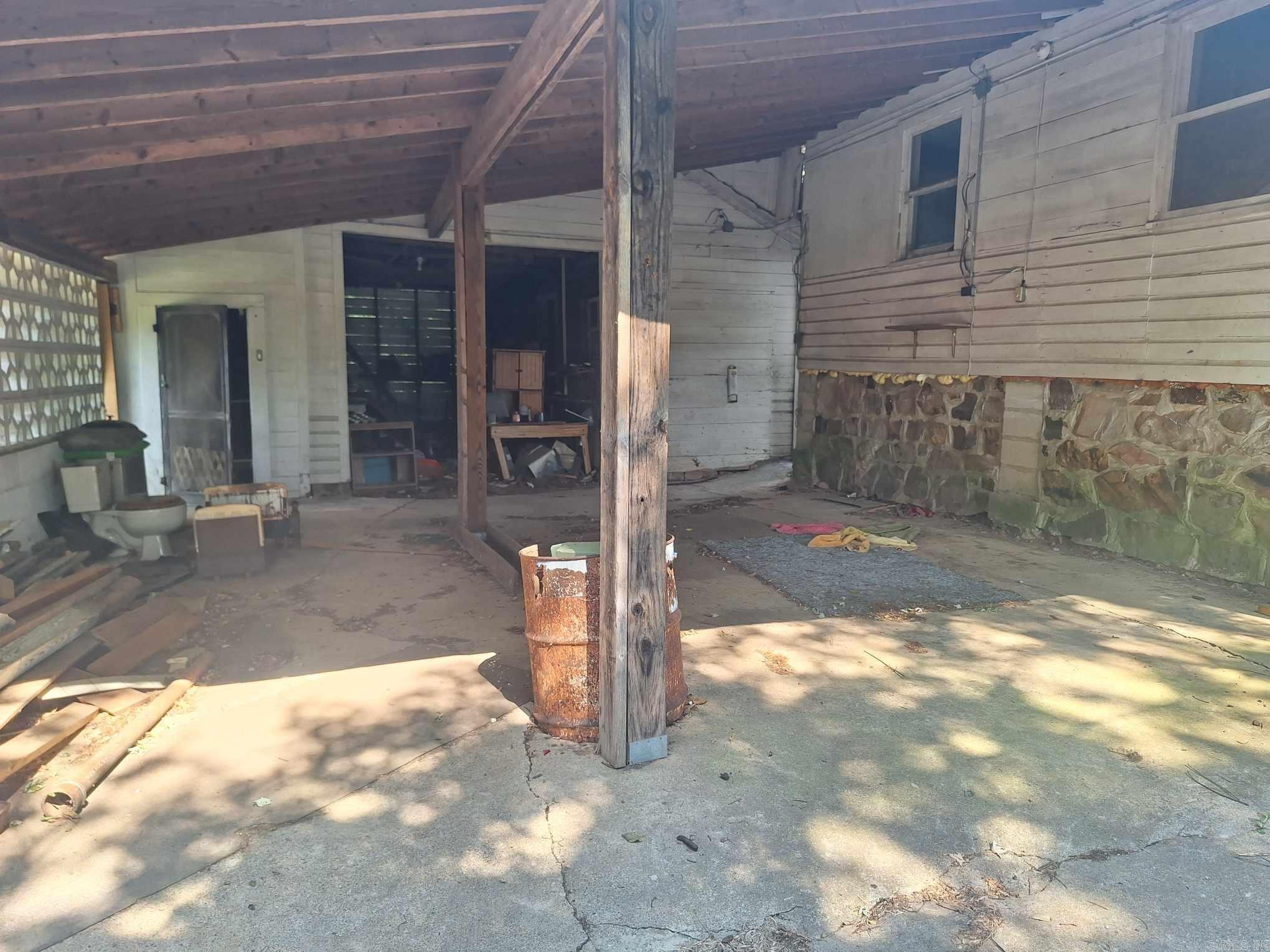 1108 Tyler St. Property Photo 3