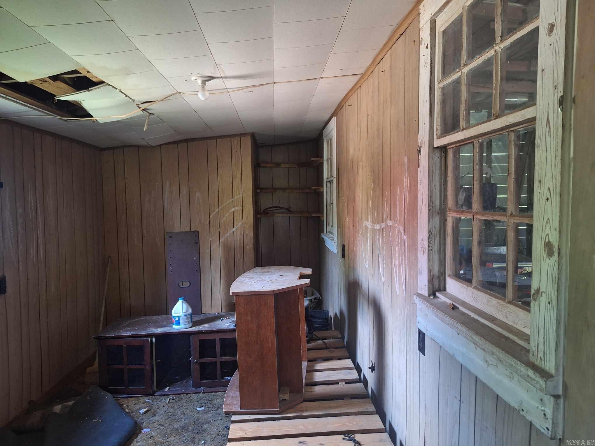 1108 Tyler St. Property Photo 4