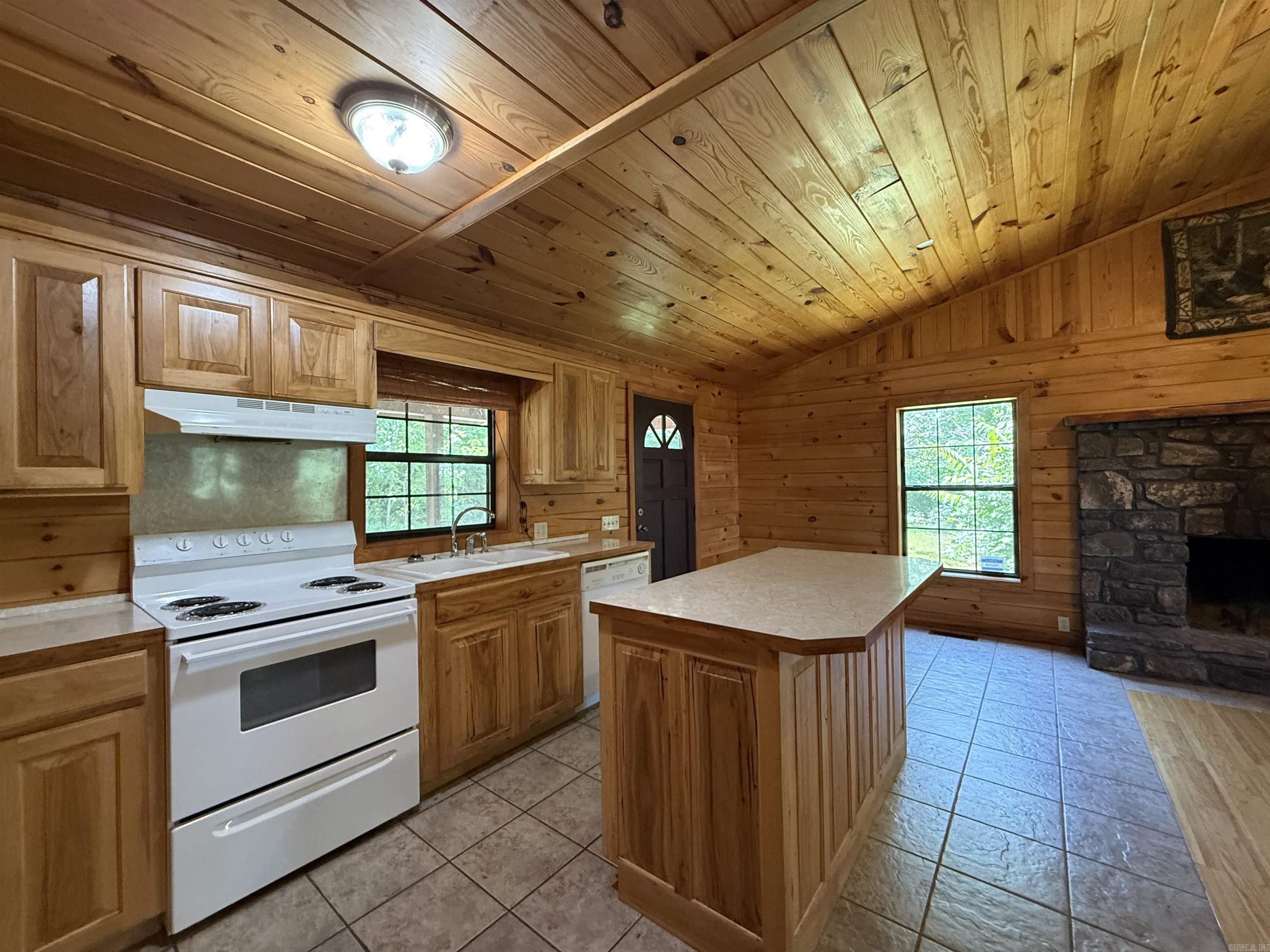 Box 128 Hc 70 Road Property Photo 4