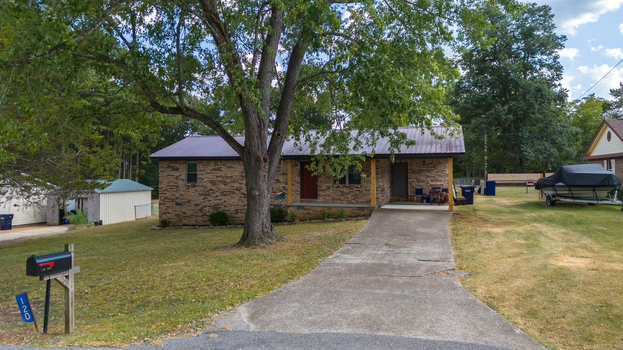 120 Robin Property Photo 1