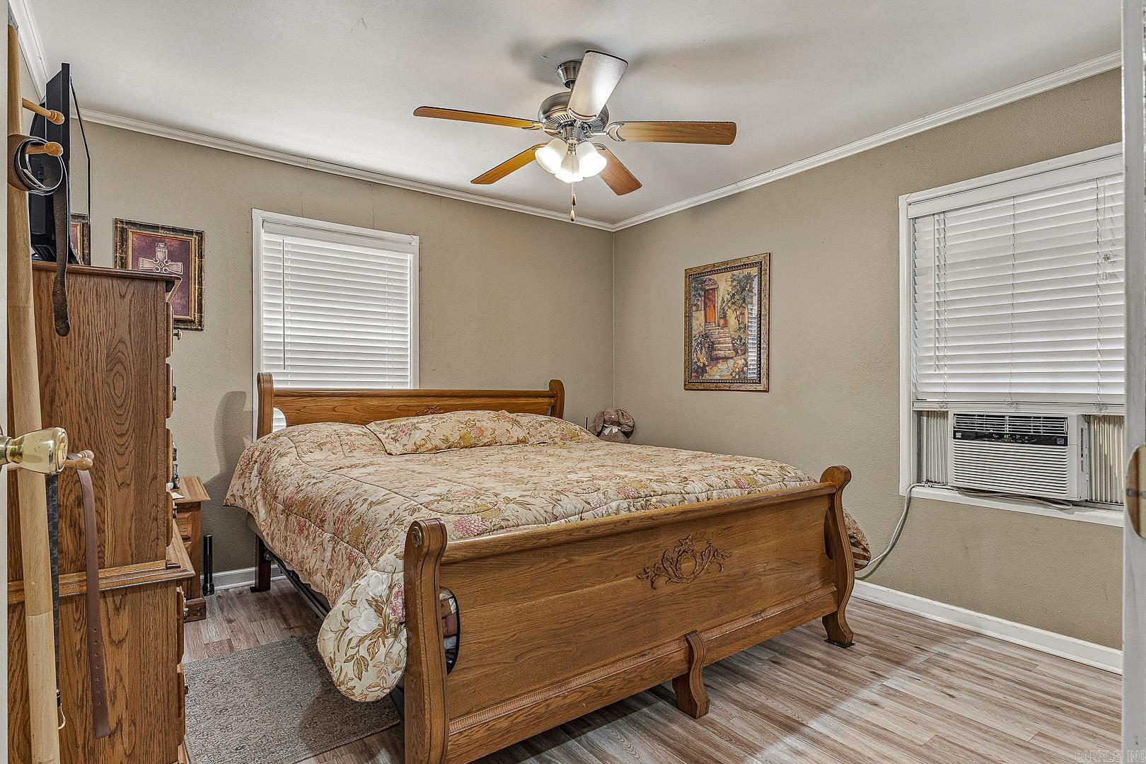 215 W Easy Property Photo 8
