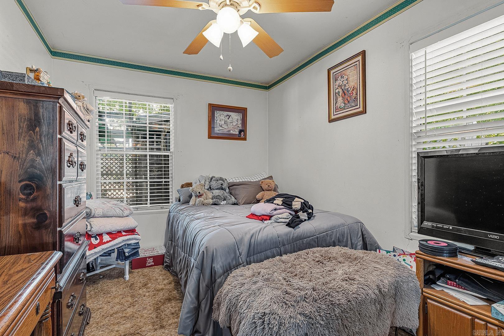 215 W Easy Property Photo 10