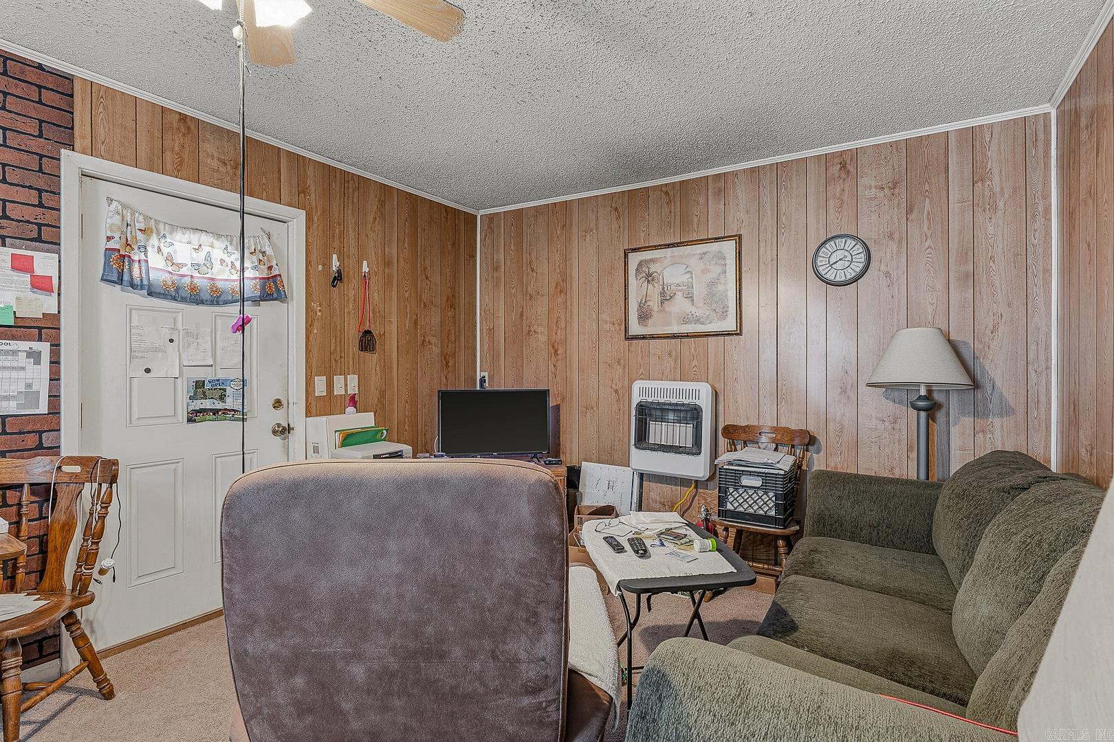 215 W Easy Property Photo 14