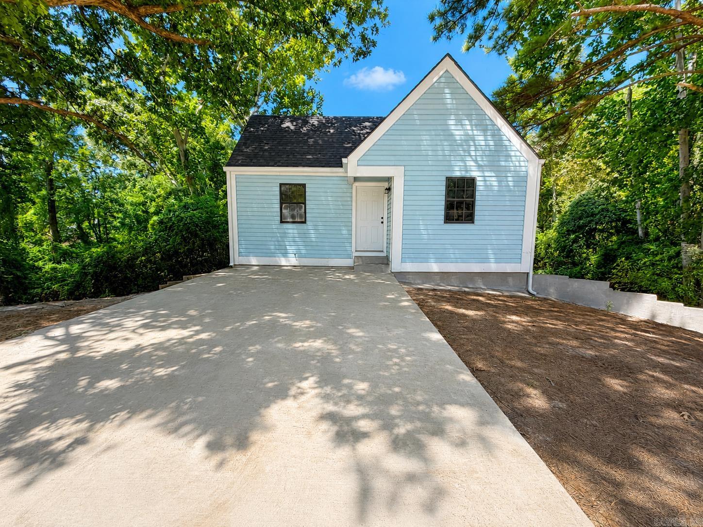 6 Carriage Place Property Photo 2