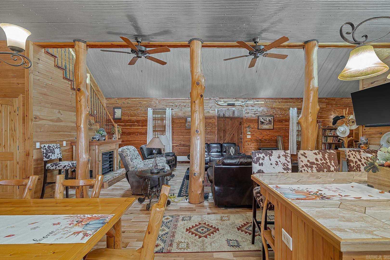 1352 Endless Road Property Photo 3