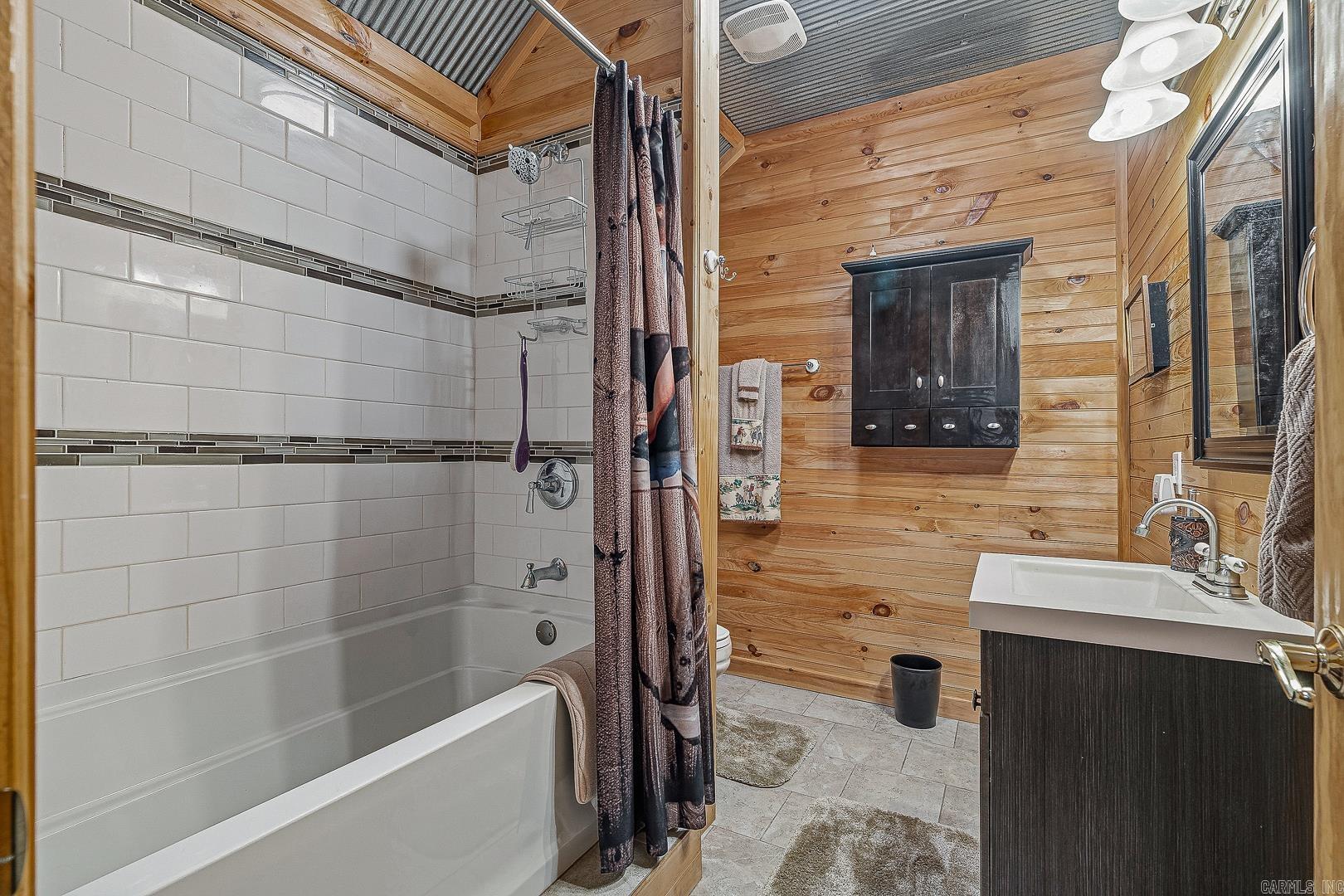 1352 Endless Road Property Photo 14