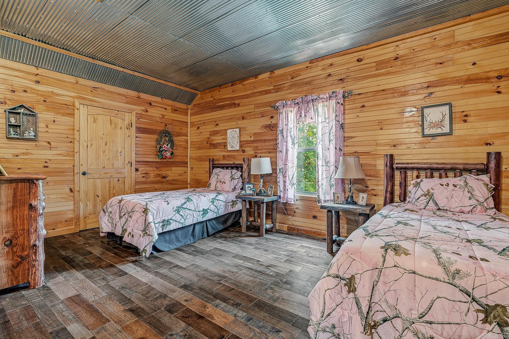 1352 Endless Road Property Photo 17