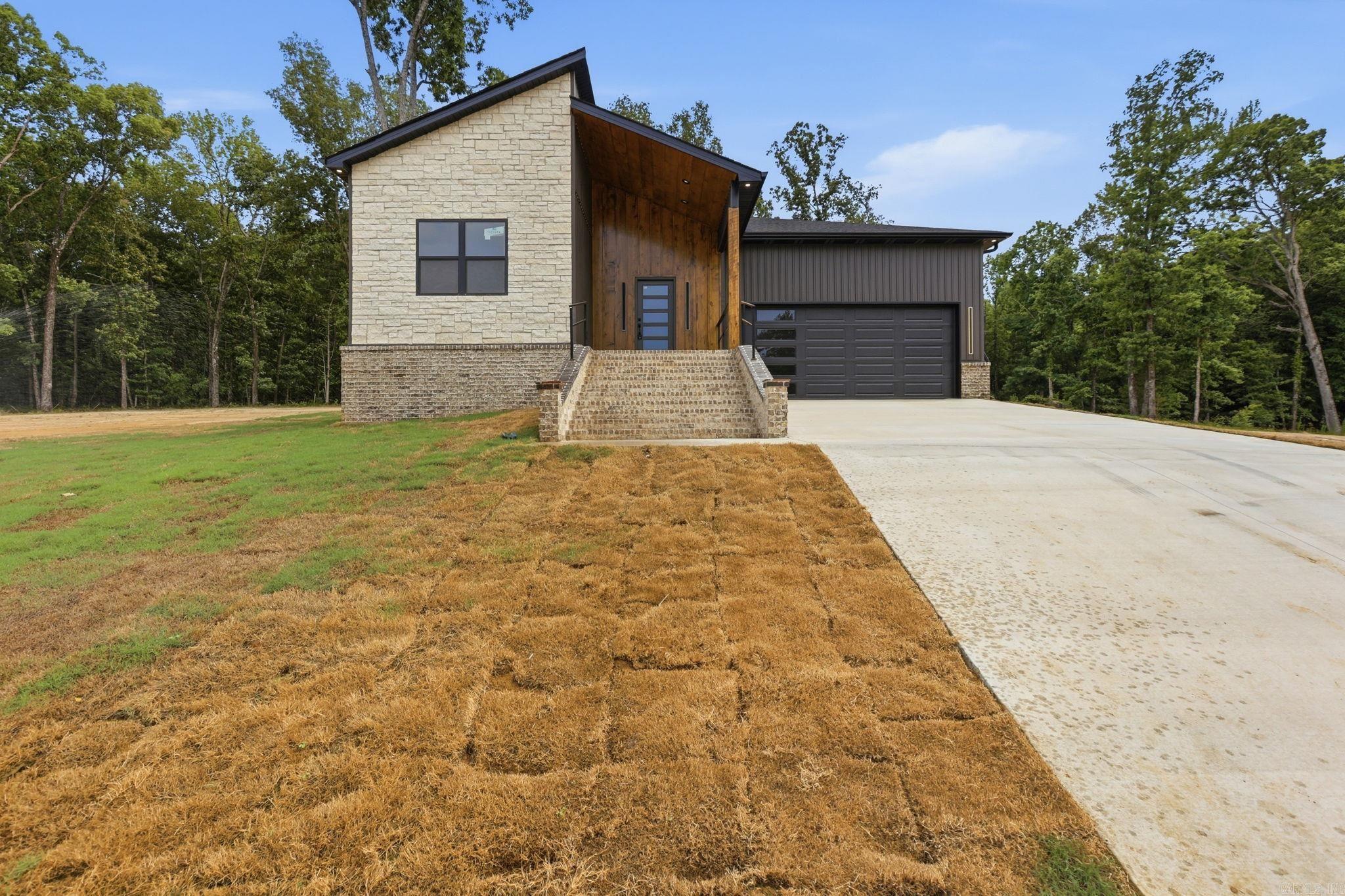 1052 Stagecoach Blvd Property Photo 2