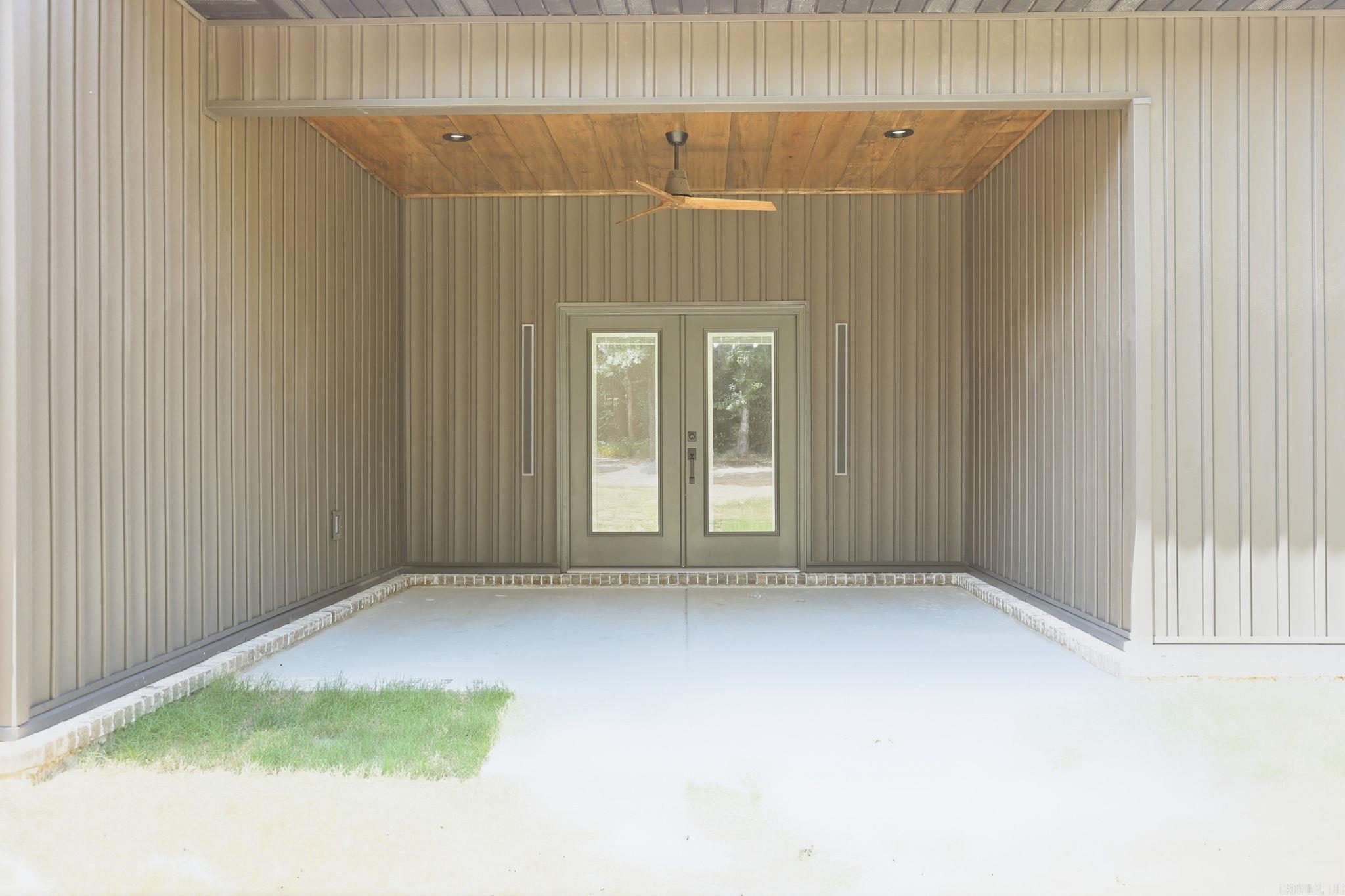 1052 Stagecoach Blvd Property Photo 44