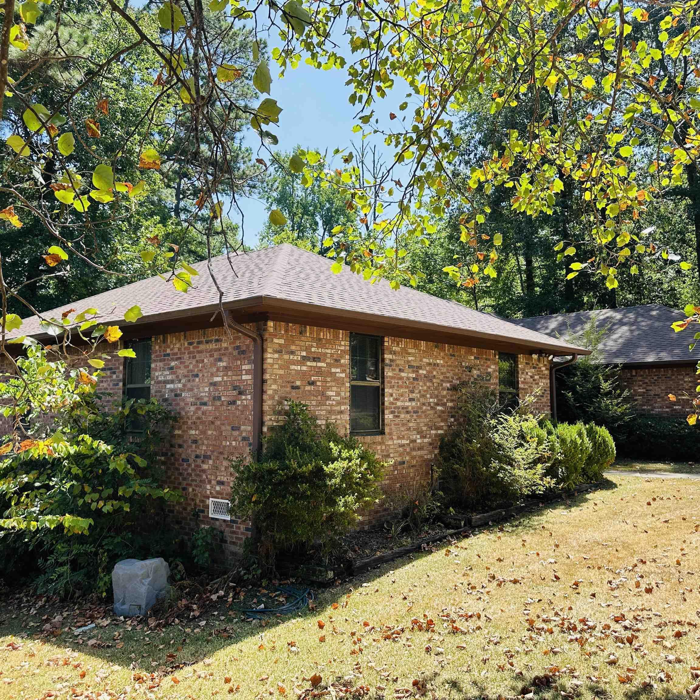 2011 Shady Lane Property Photo 2