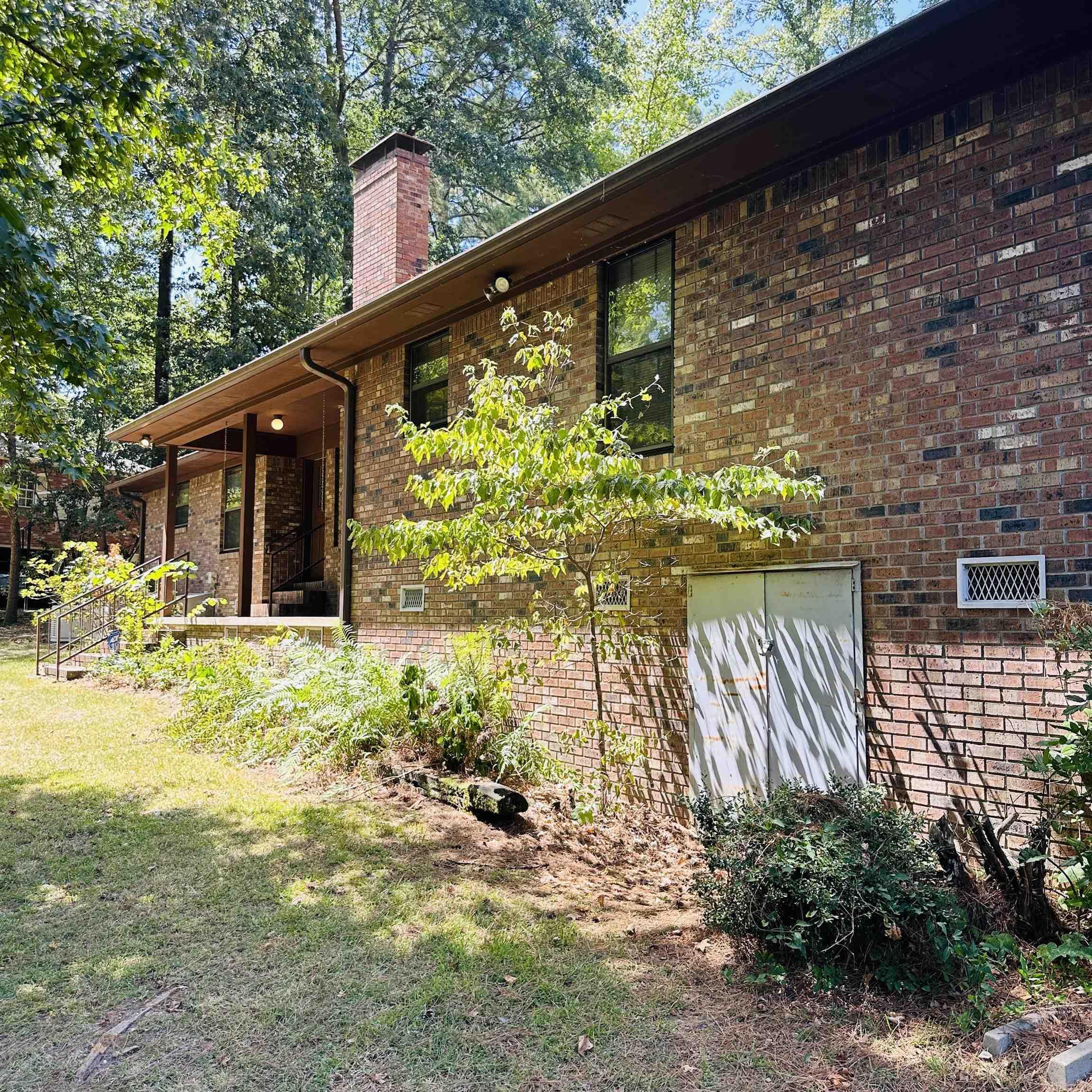 2011 Shady Lane Property Photo 4