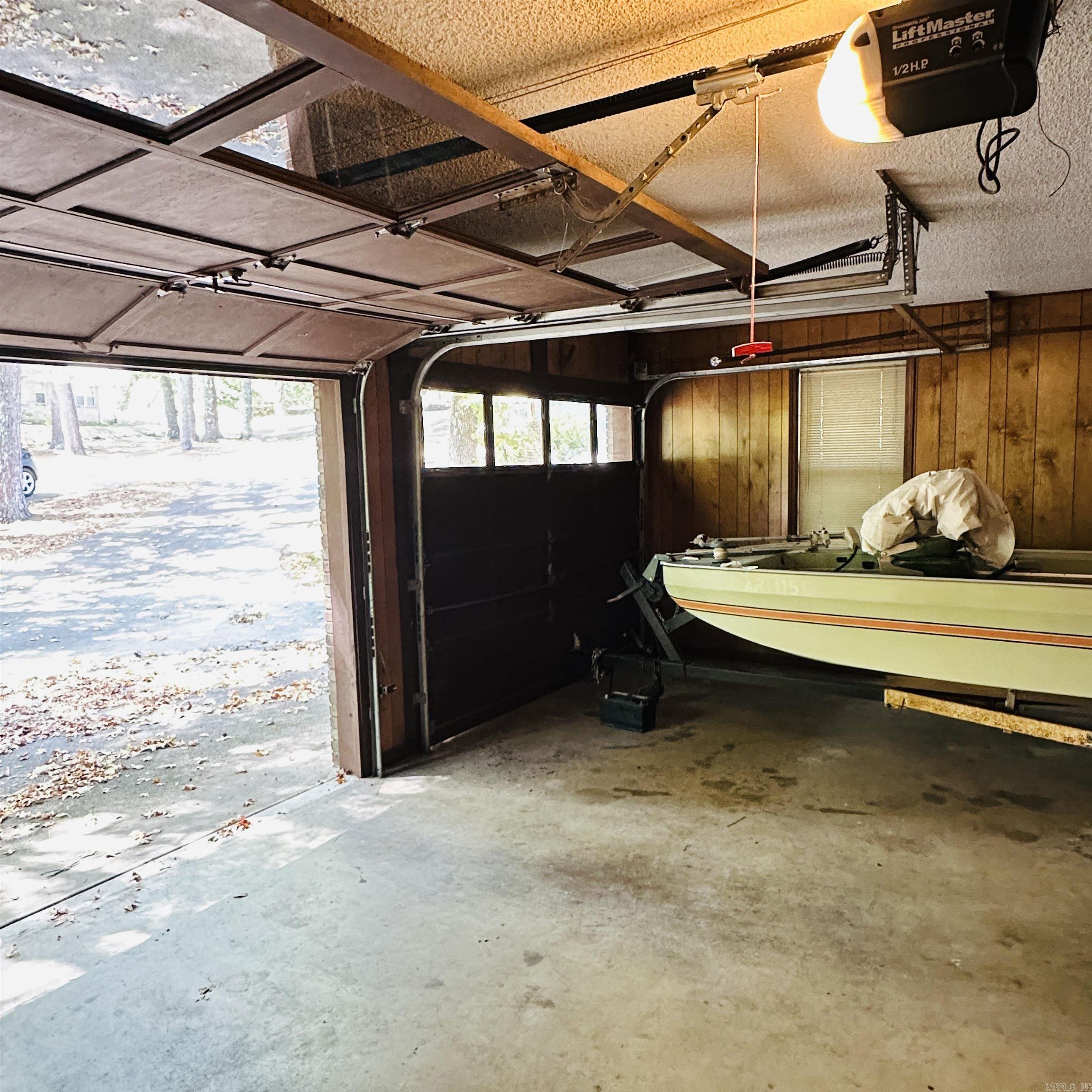 2011 Shady Lane Property Photo 8