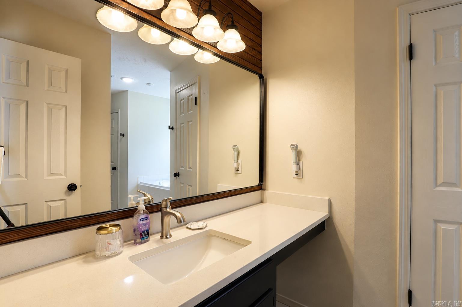 204 Boulder Ridge Circle Property Photo 10