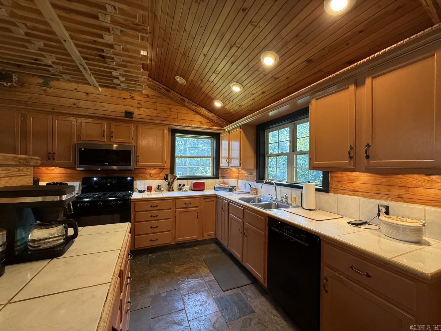 5123 Persimmon Pt Road Property Photo 3