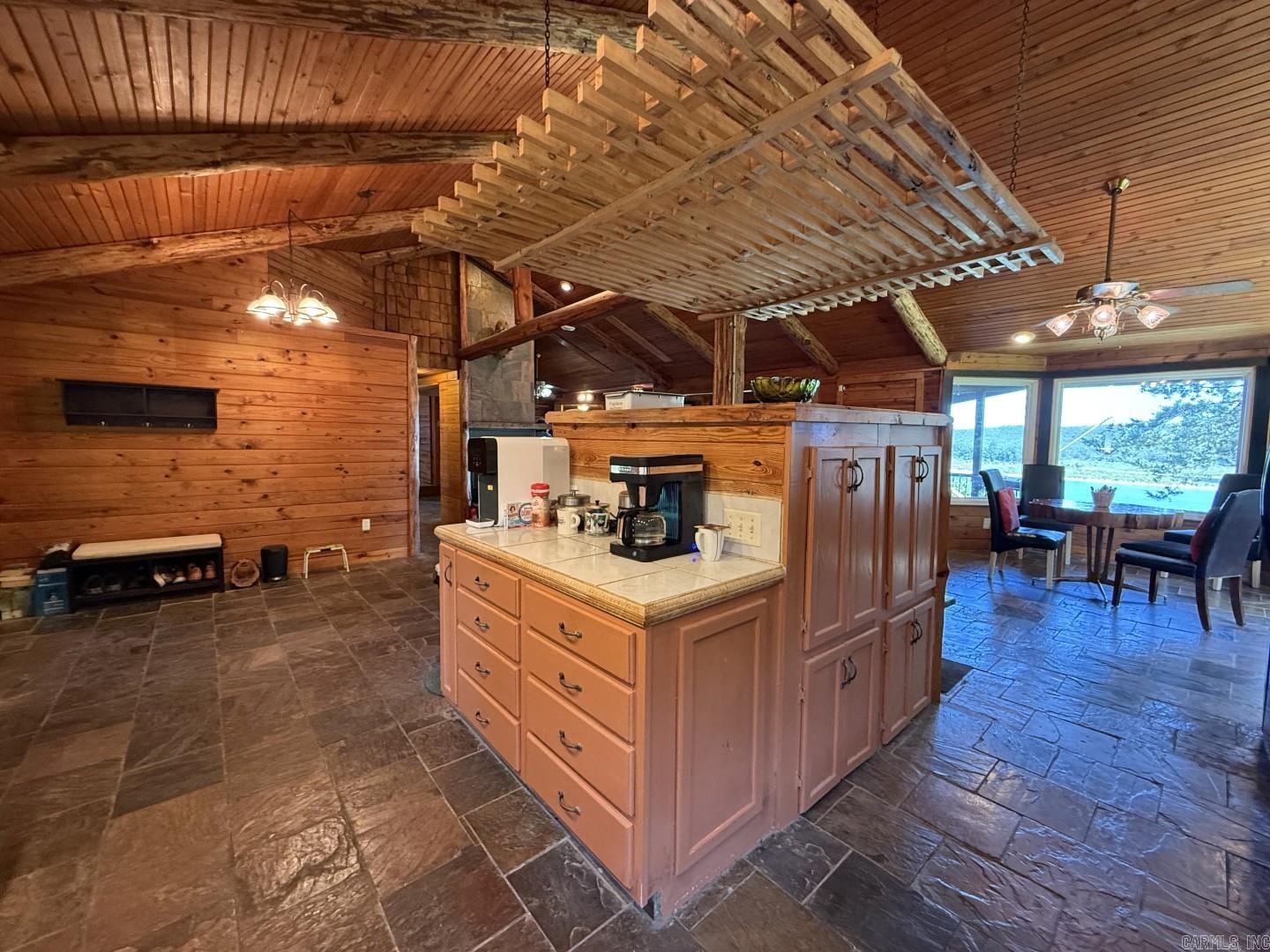 5123 Persimmon Pt Road Property Photo 4
