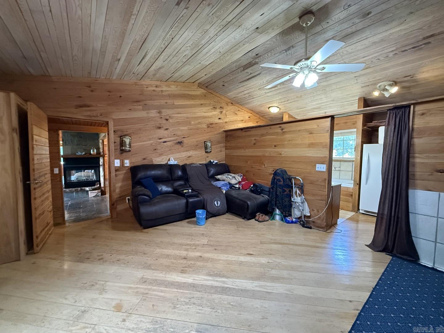 5123 Persimmon Pt Road Property Photo 6