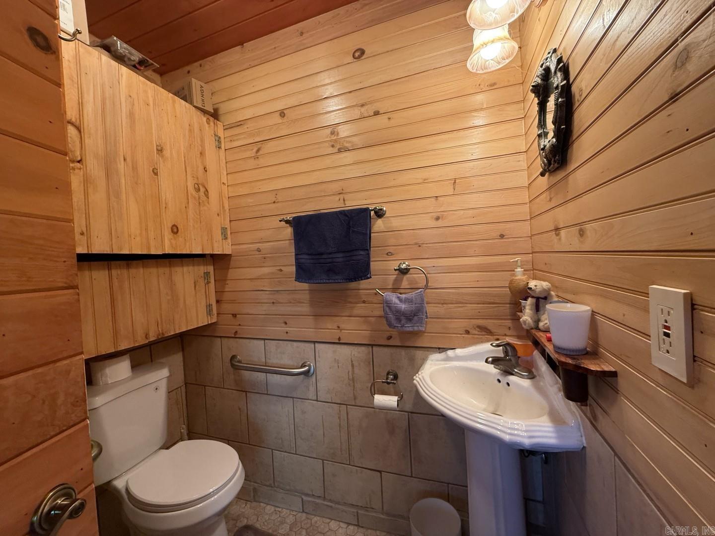 5123 Persimmon Pt Road Property Photo 12