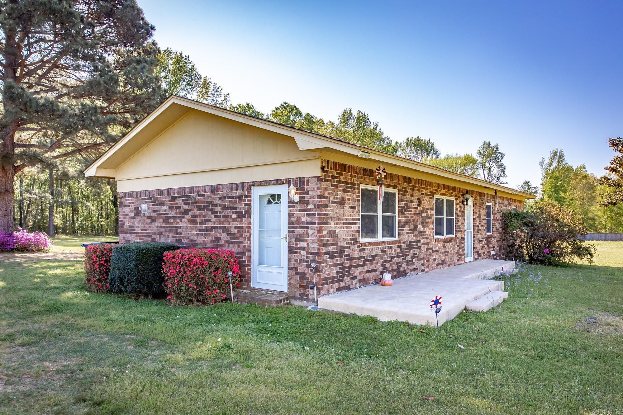 448 Candlewood Circle Property Photo 4