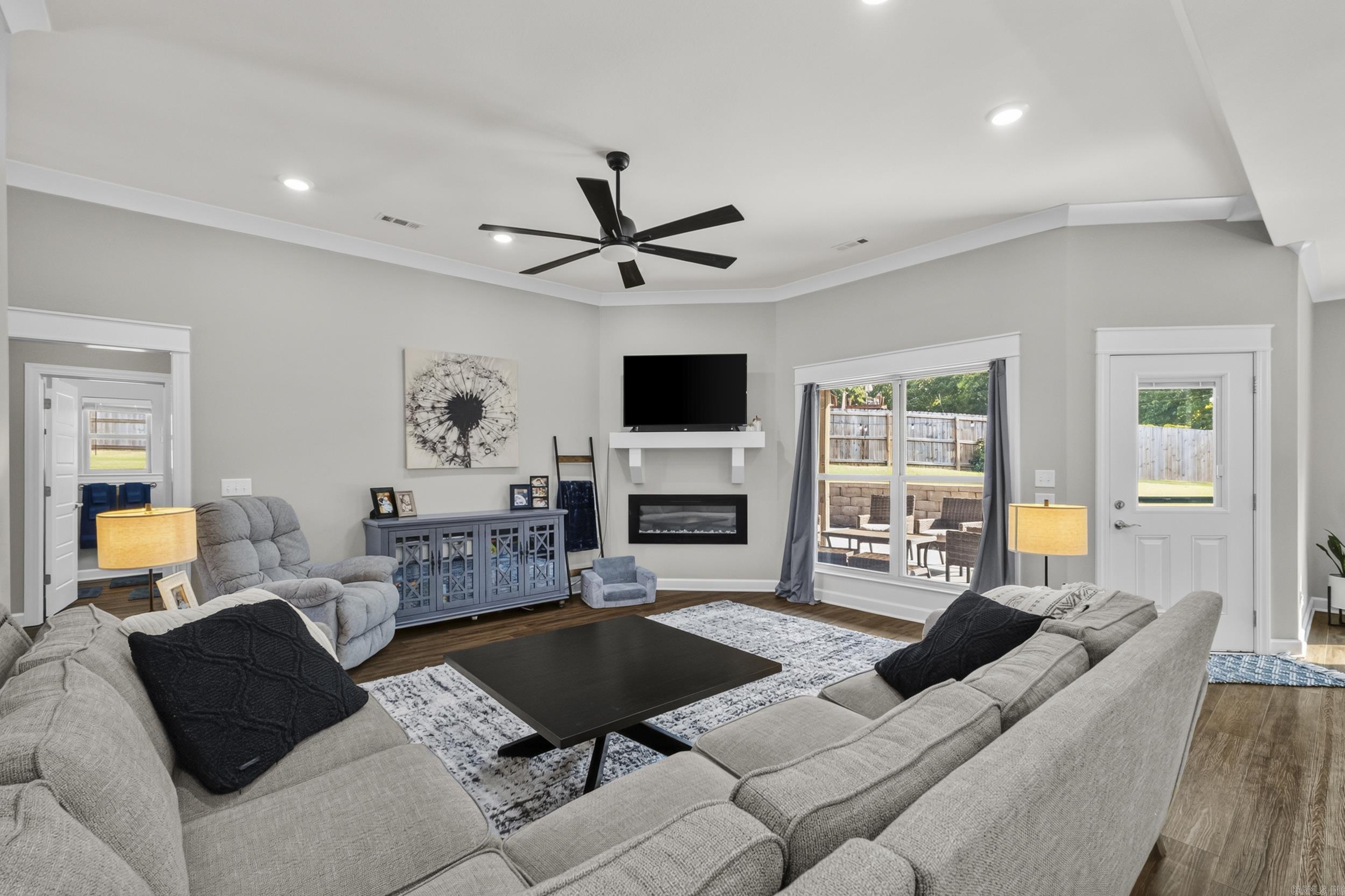 21 Turnberry Lane Property Photo 10