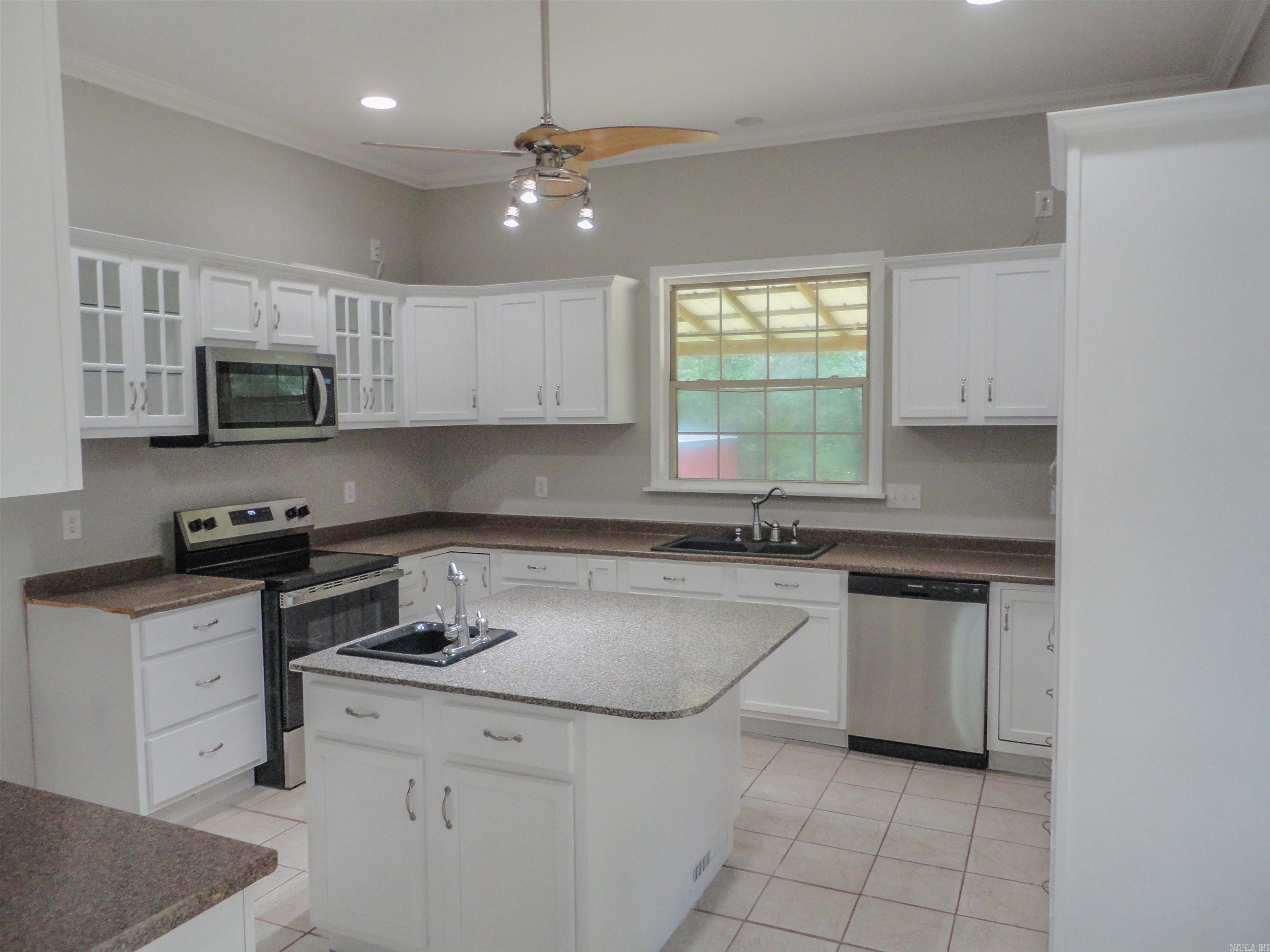 249 Creekside Drive Property Photo 5