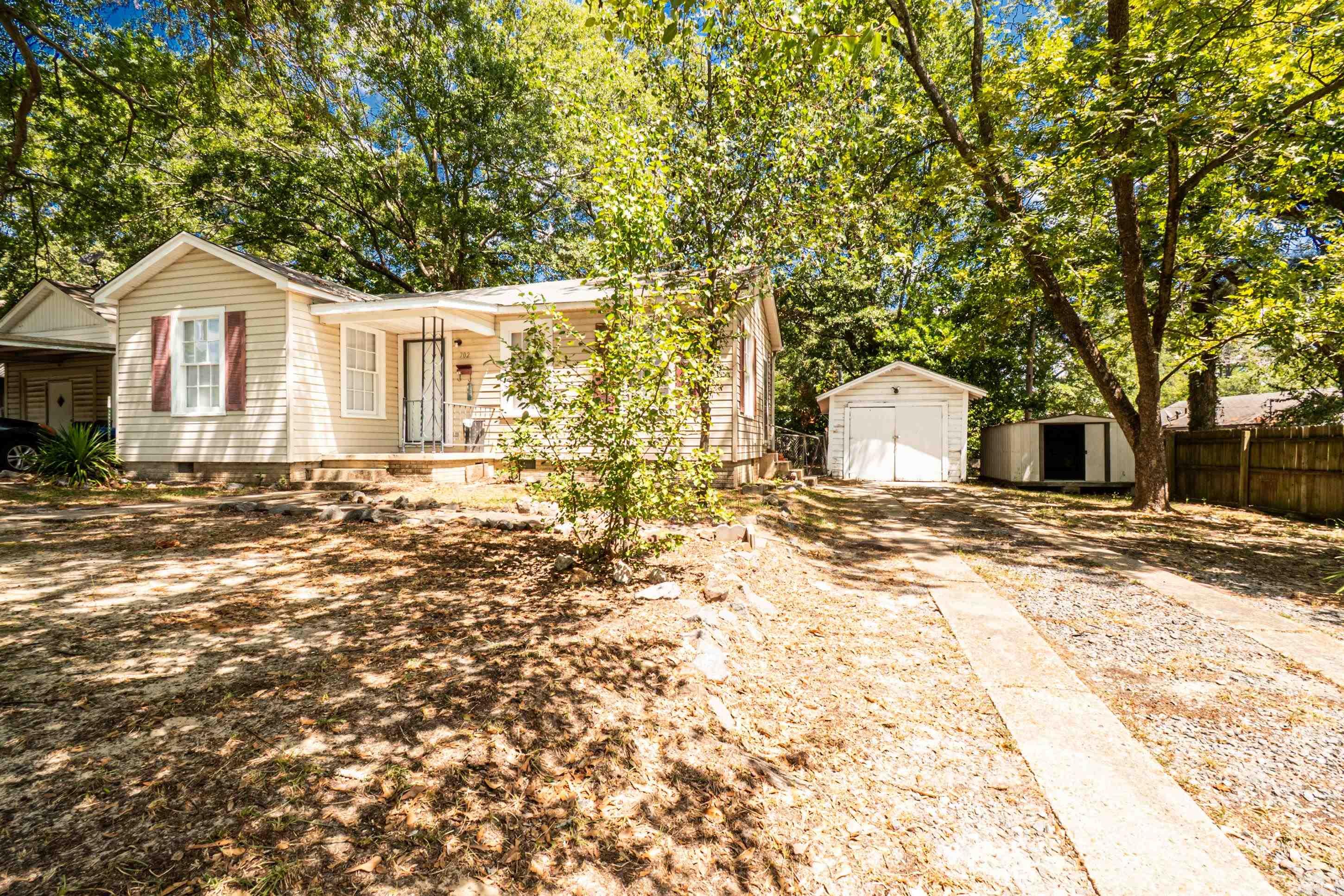 702 S Parkway Dr Property Photo 1
