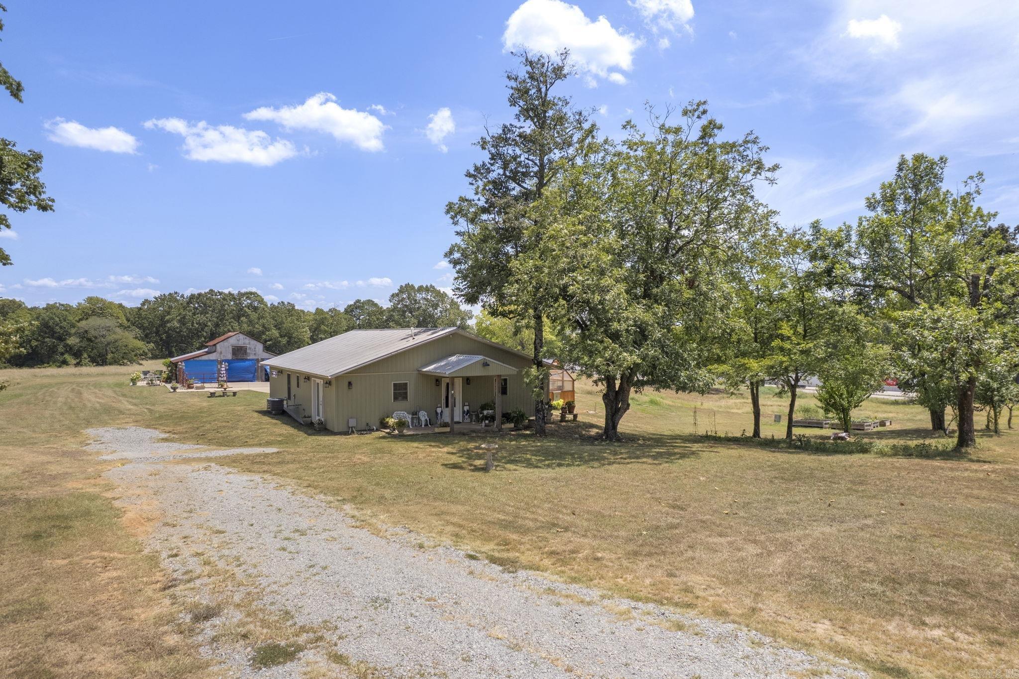 2820 N Beggs Property Photo 10
