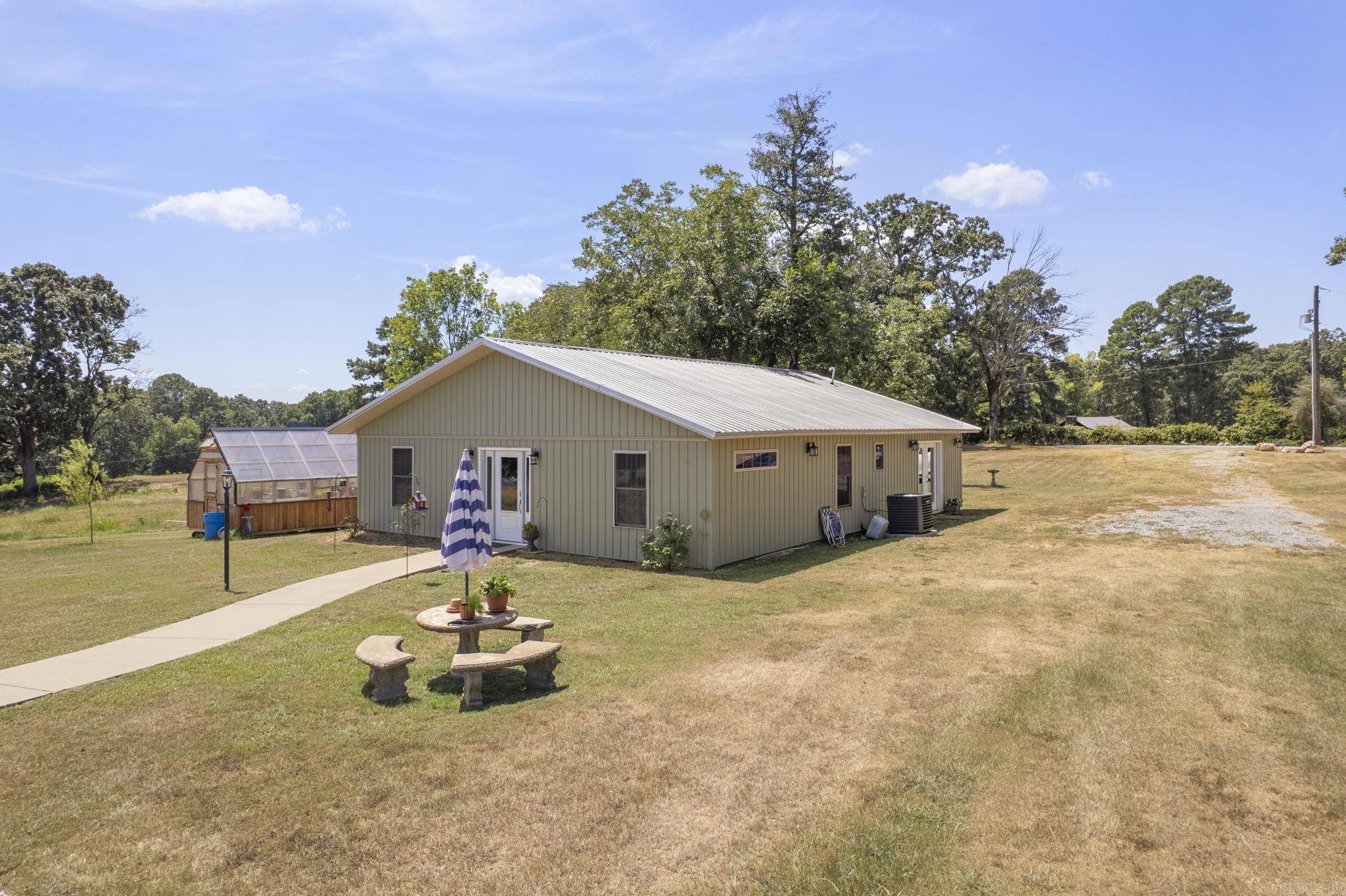 2820 N Beggs Property Photo 12