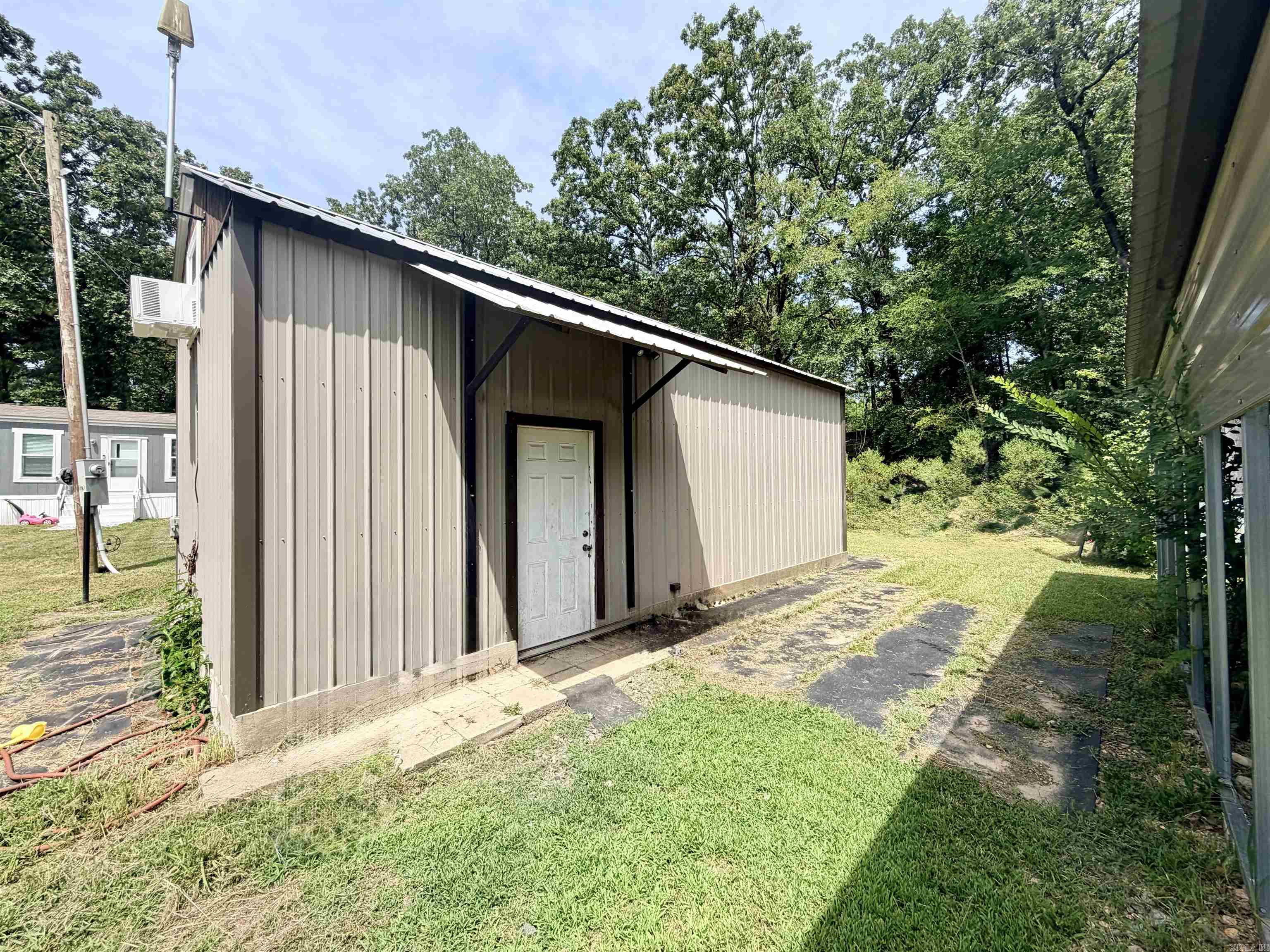 160 & 170 Honey Bee Road Property Photo 17