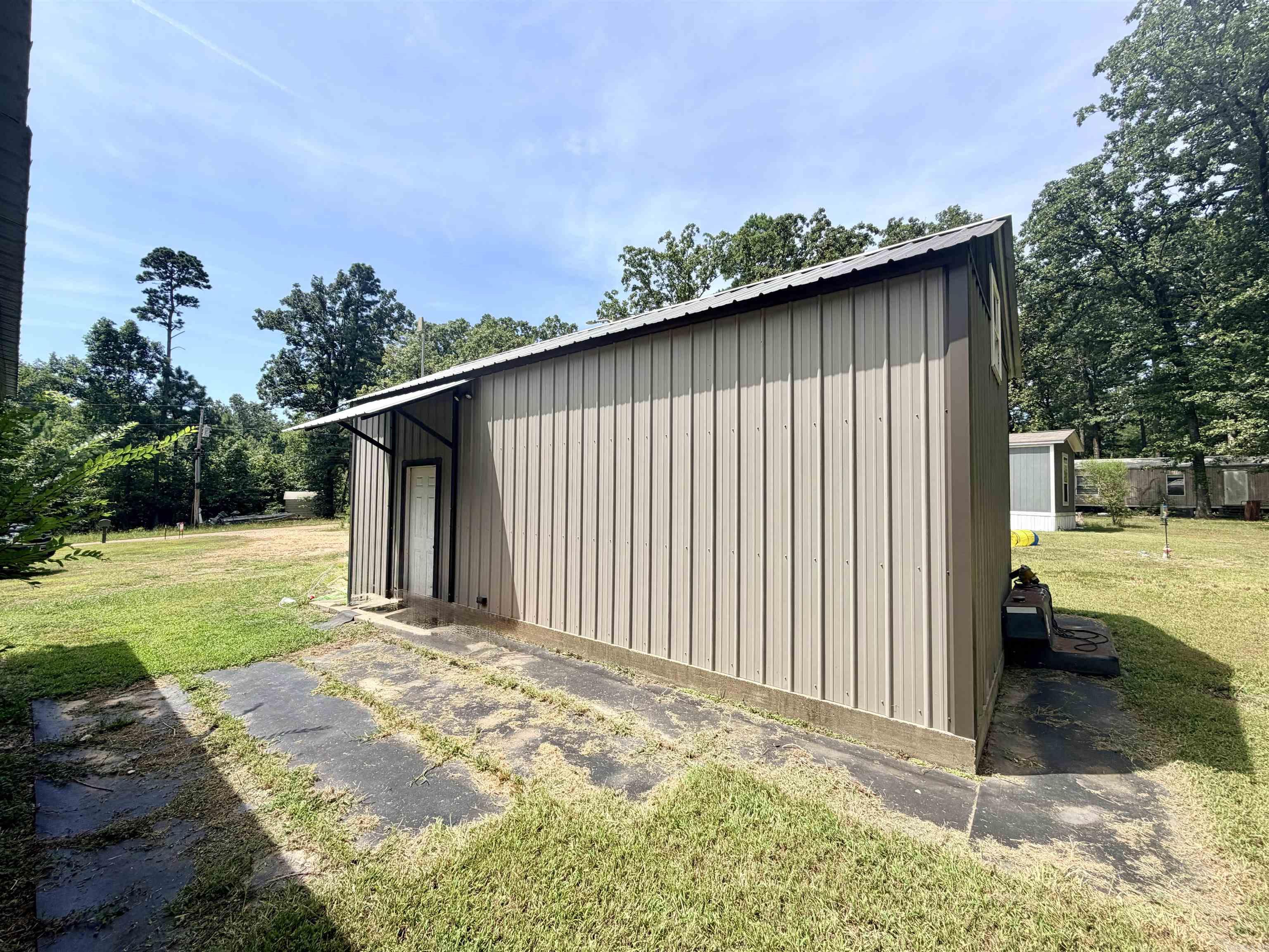 160 & 170 Honey Bee Road Property Photo 18