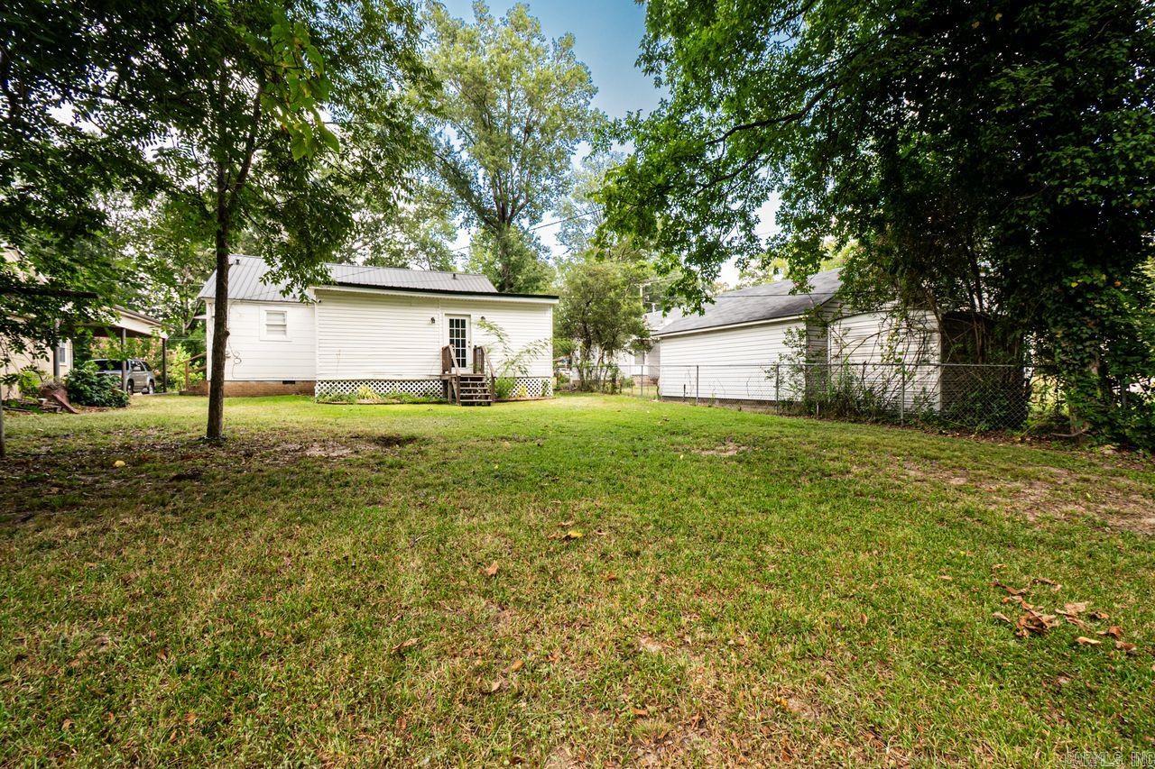 1203 W Cedar Street Property Photo 3