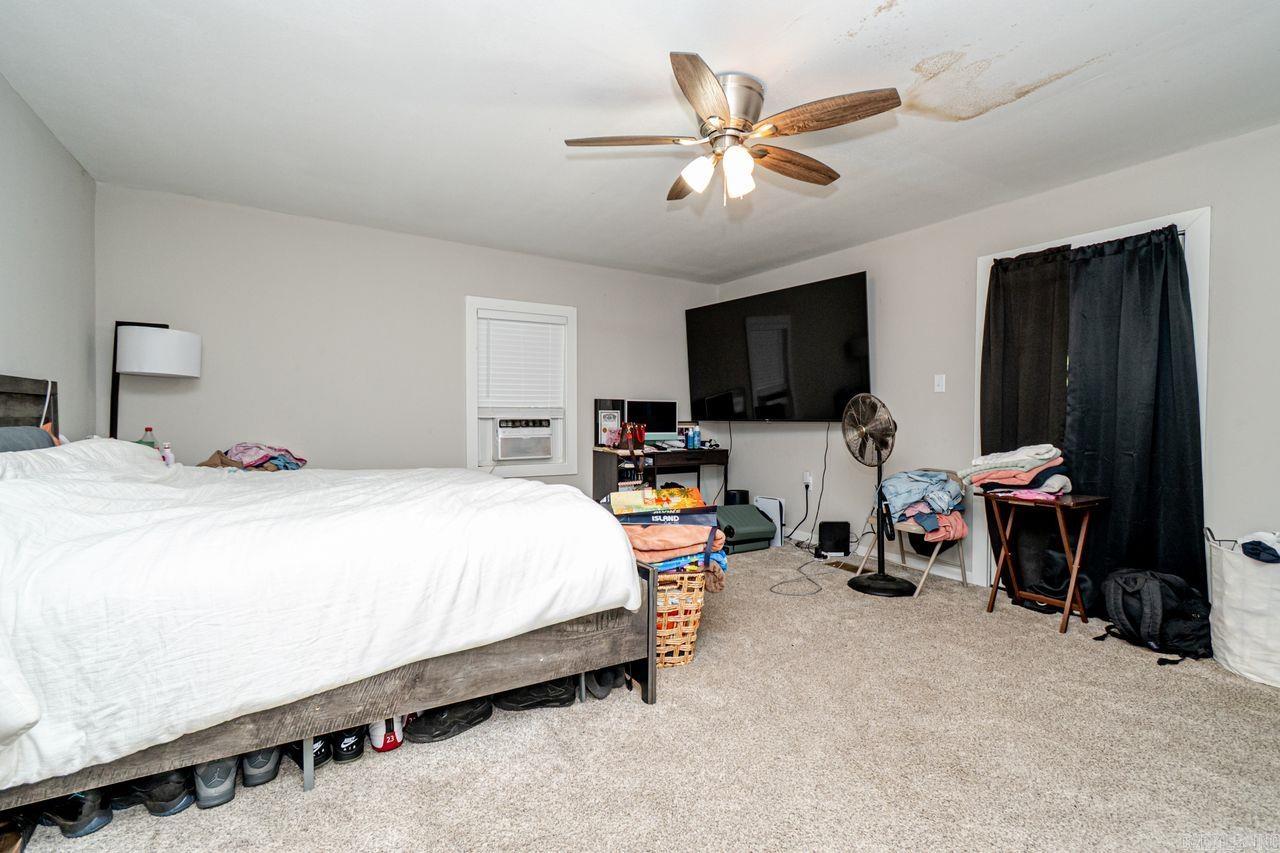 1203 W Cedar Street Property Photo 6