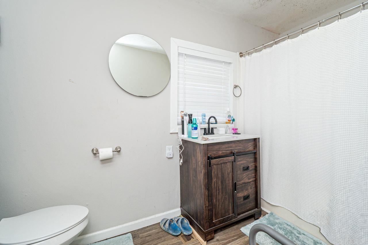 1203 W Cedar Street Property Photo 12