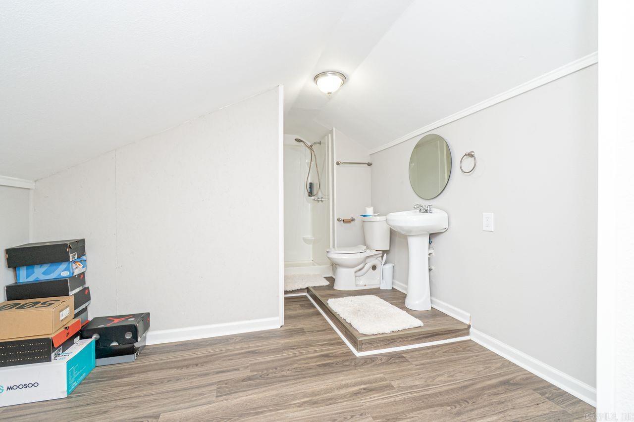 1203 W Cedar Street Property Photo 13