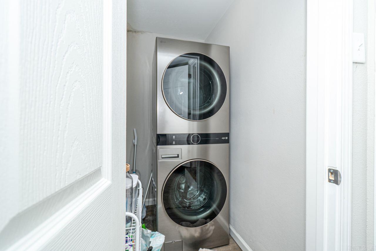 1203 W Cedar Street Property Photo 14