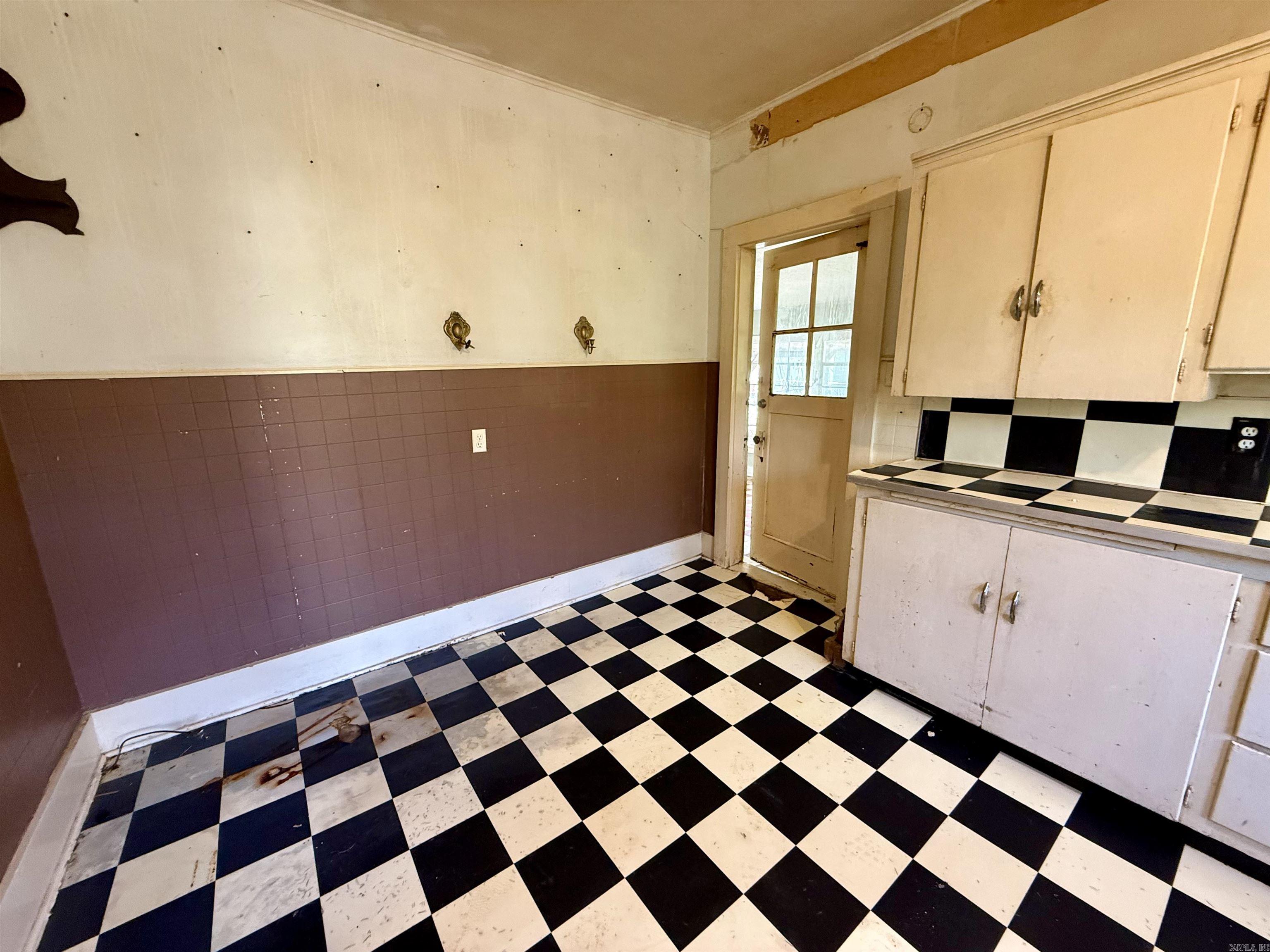 708 Garland Avenue Property Photo 10