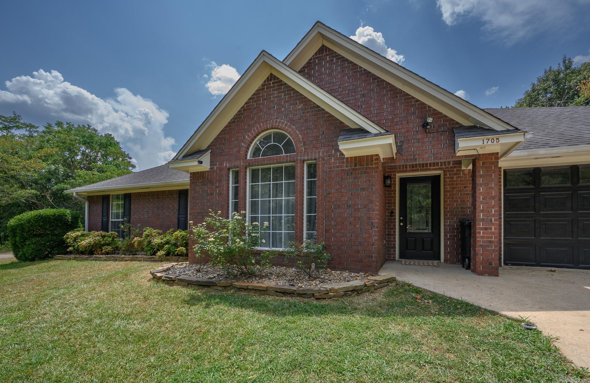 1705 Ashton Drive Property Photo 2