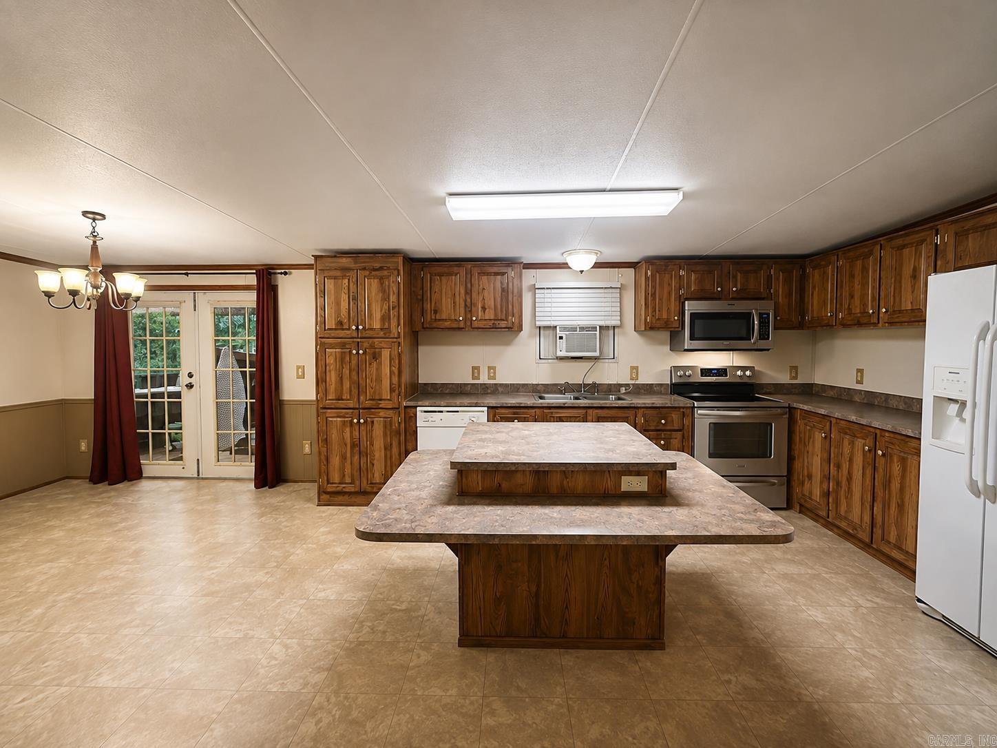 256 Watson Street Property Photo 10