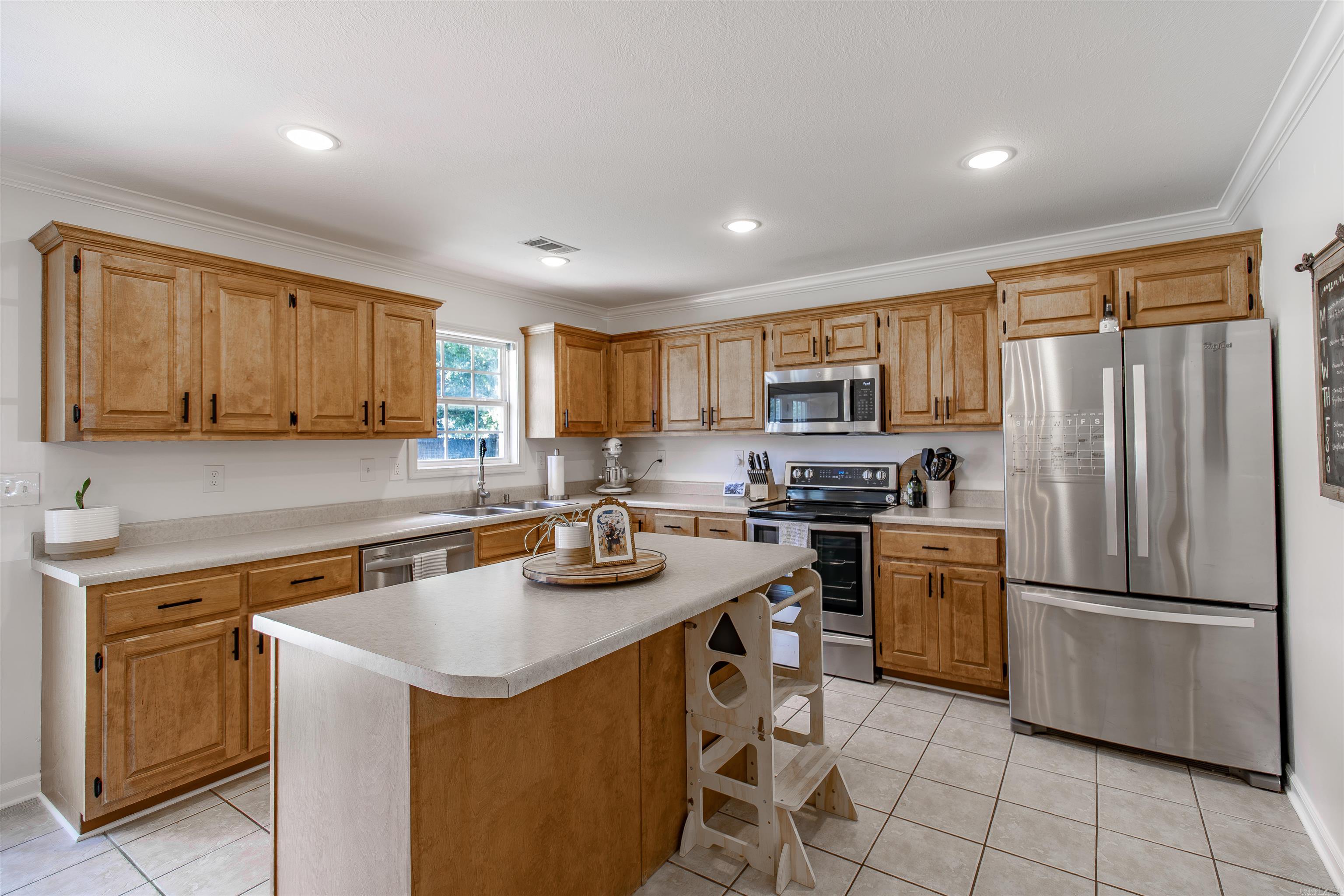 620 Blossom Property Photo 5