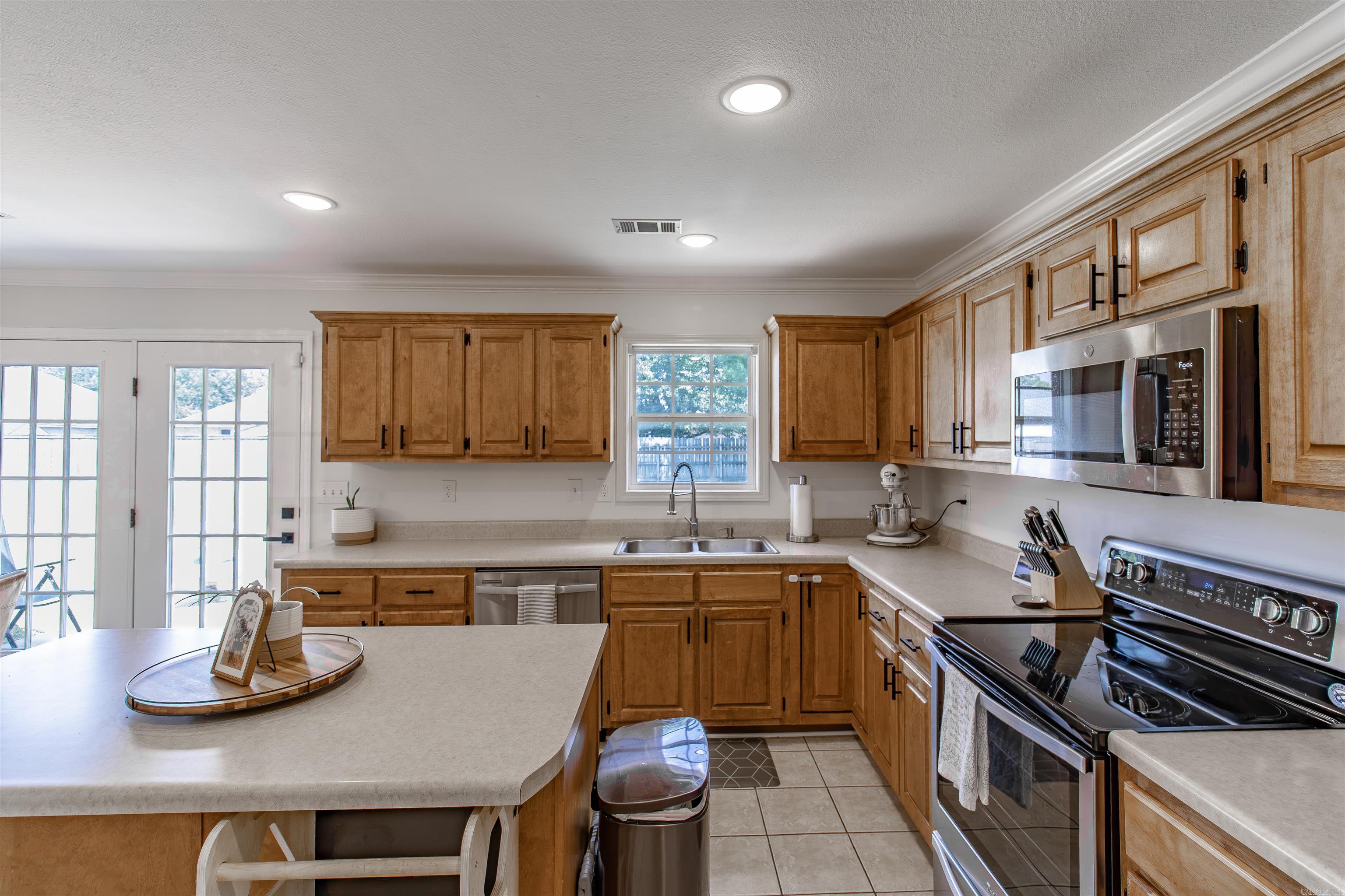 620 Blossom Property Photo 6