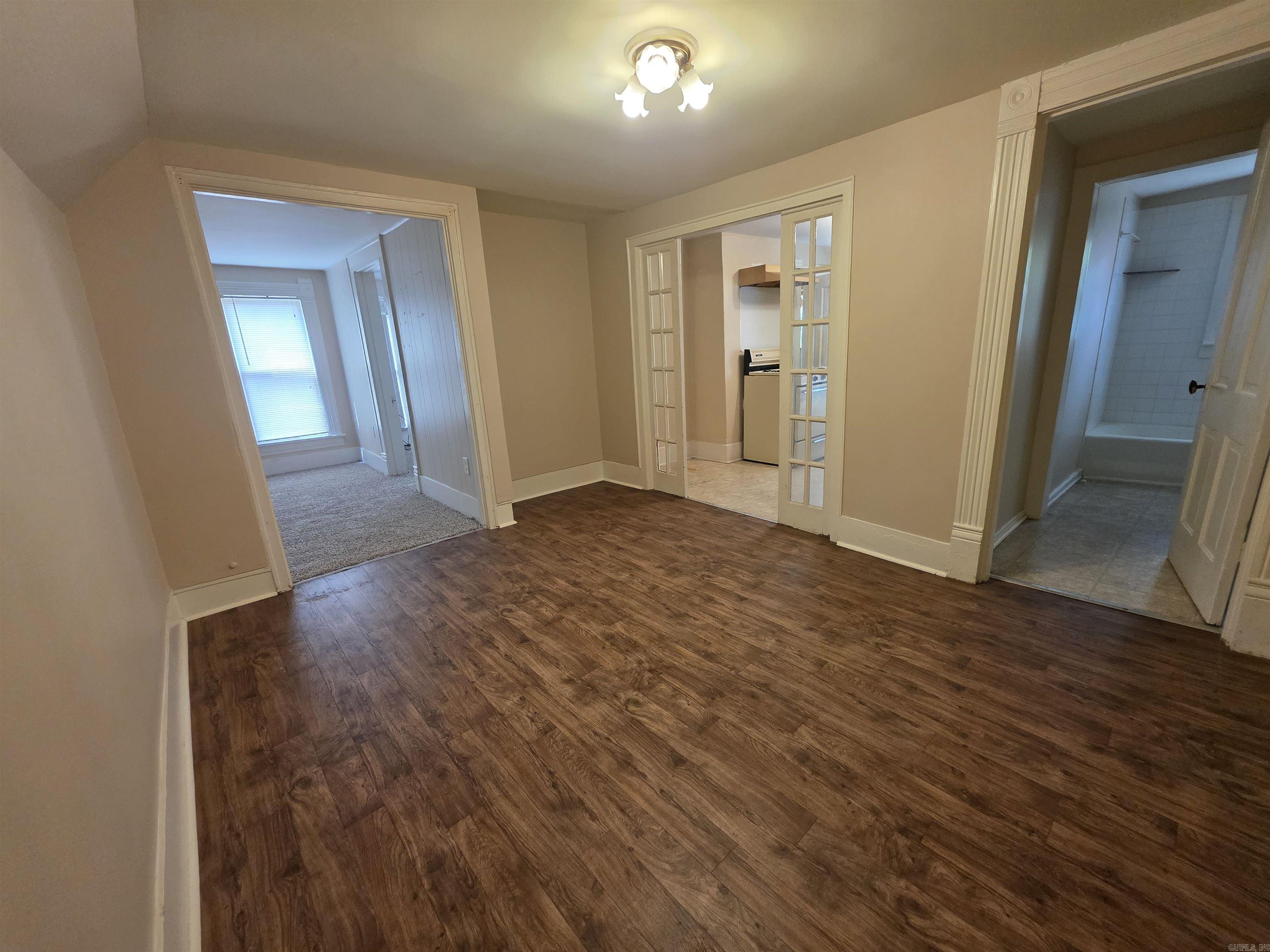 1008 Kavanaugh Boulevard 3 Property Photo 2