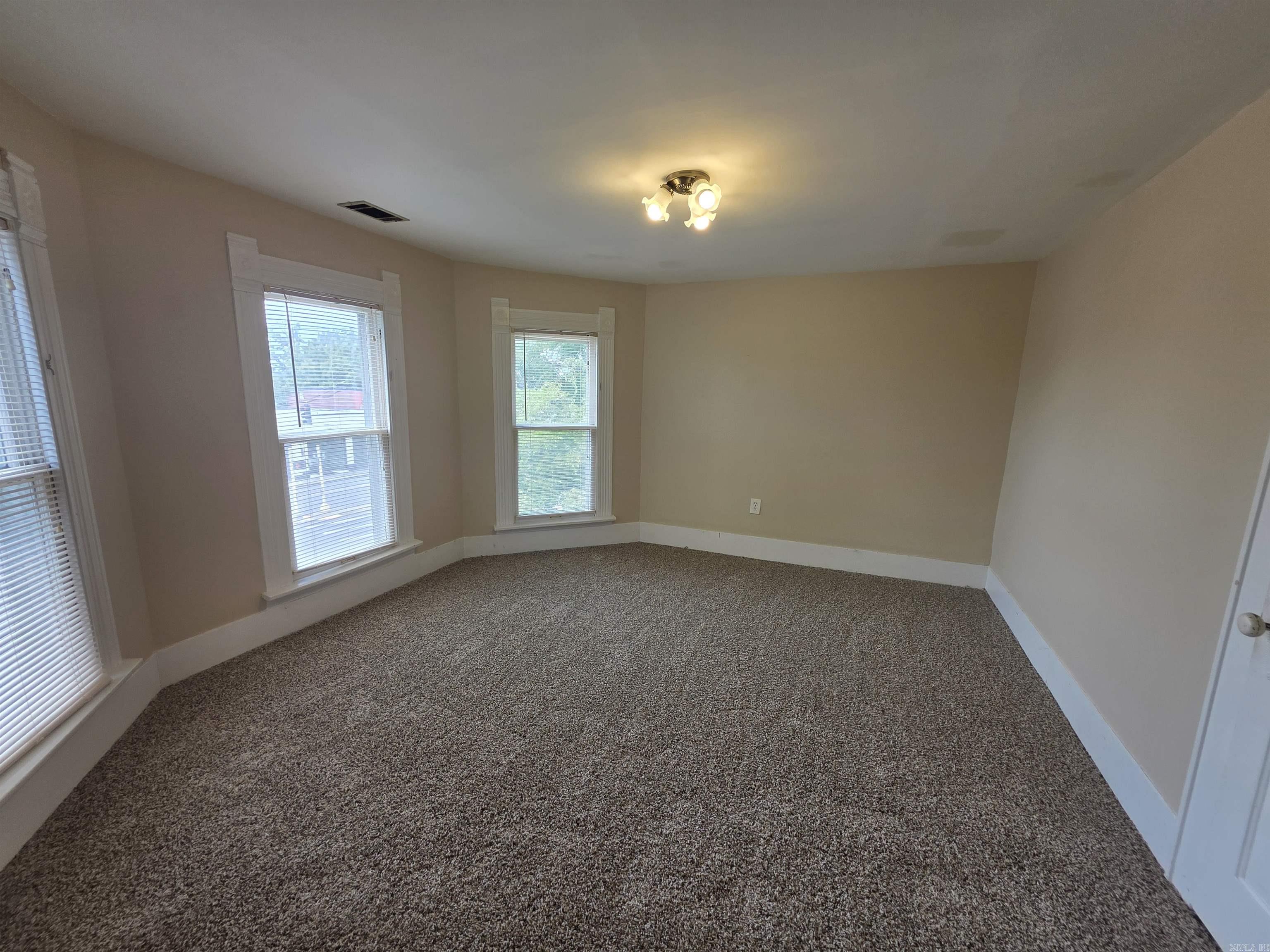 1008 Kavanaugh Boulevard 3 Property Photo 7