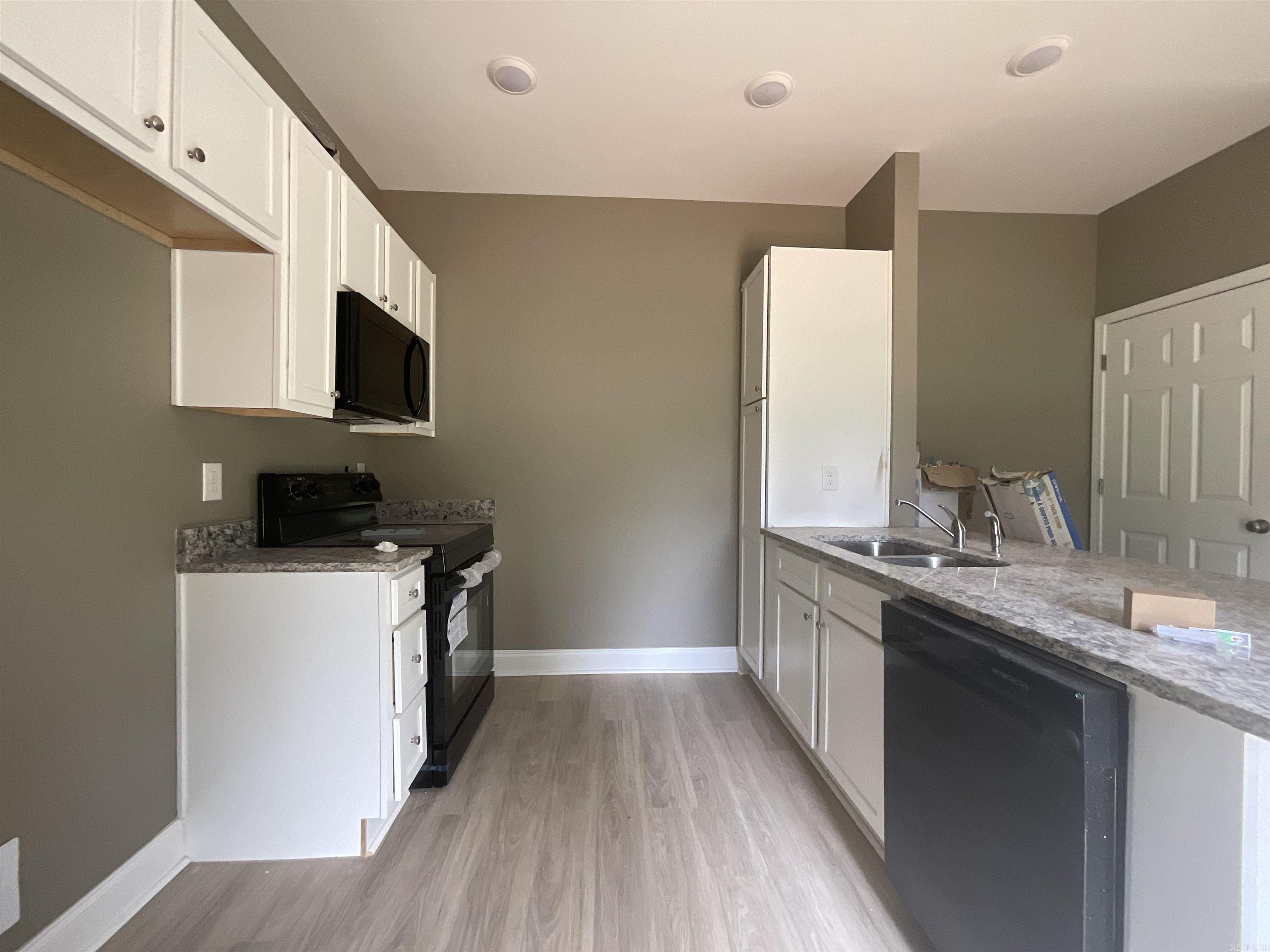 406 & 408 England Street Property Photo 8