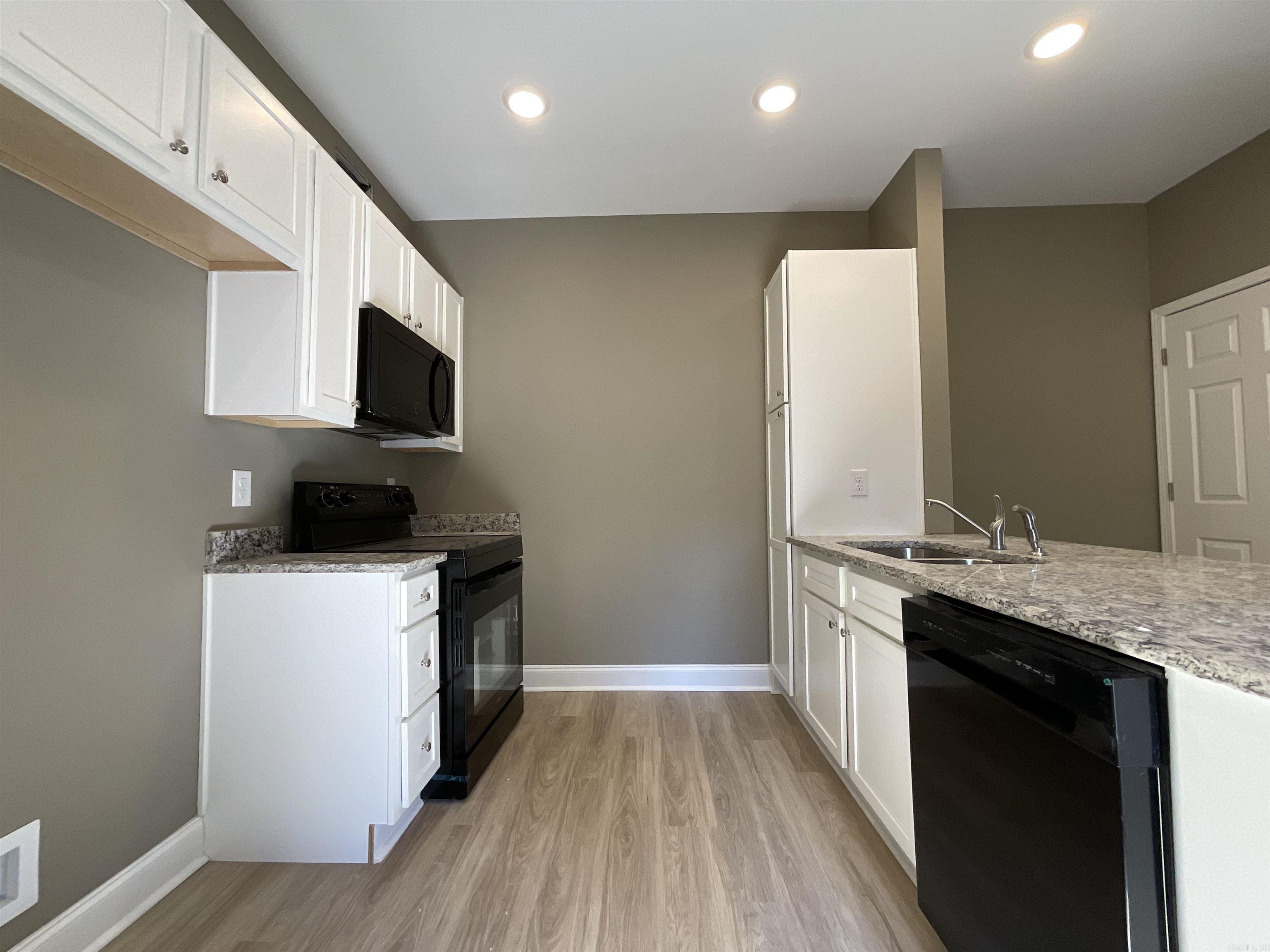 406 & 408 England Street Property Photo 8