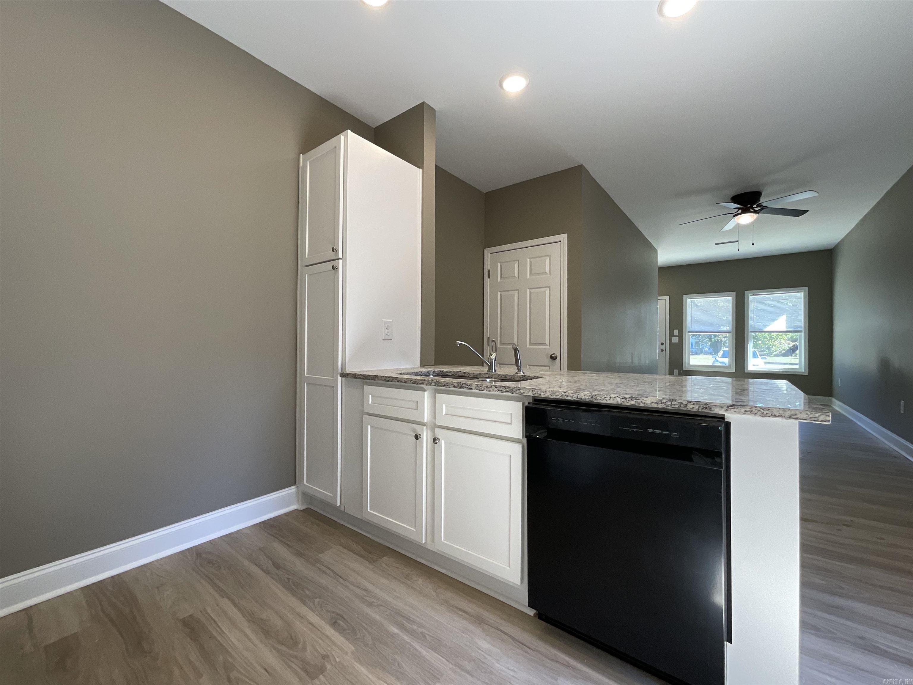 406 & 408 England Street Property Photo 9